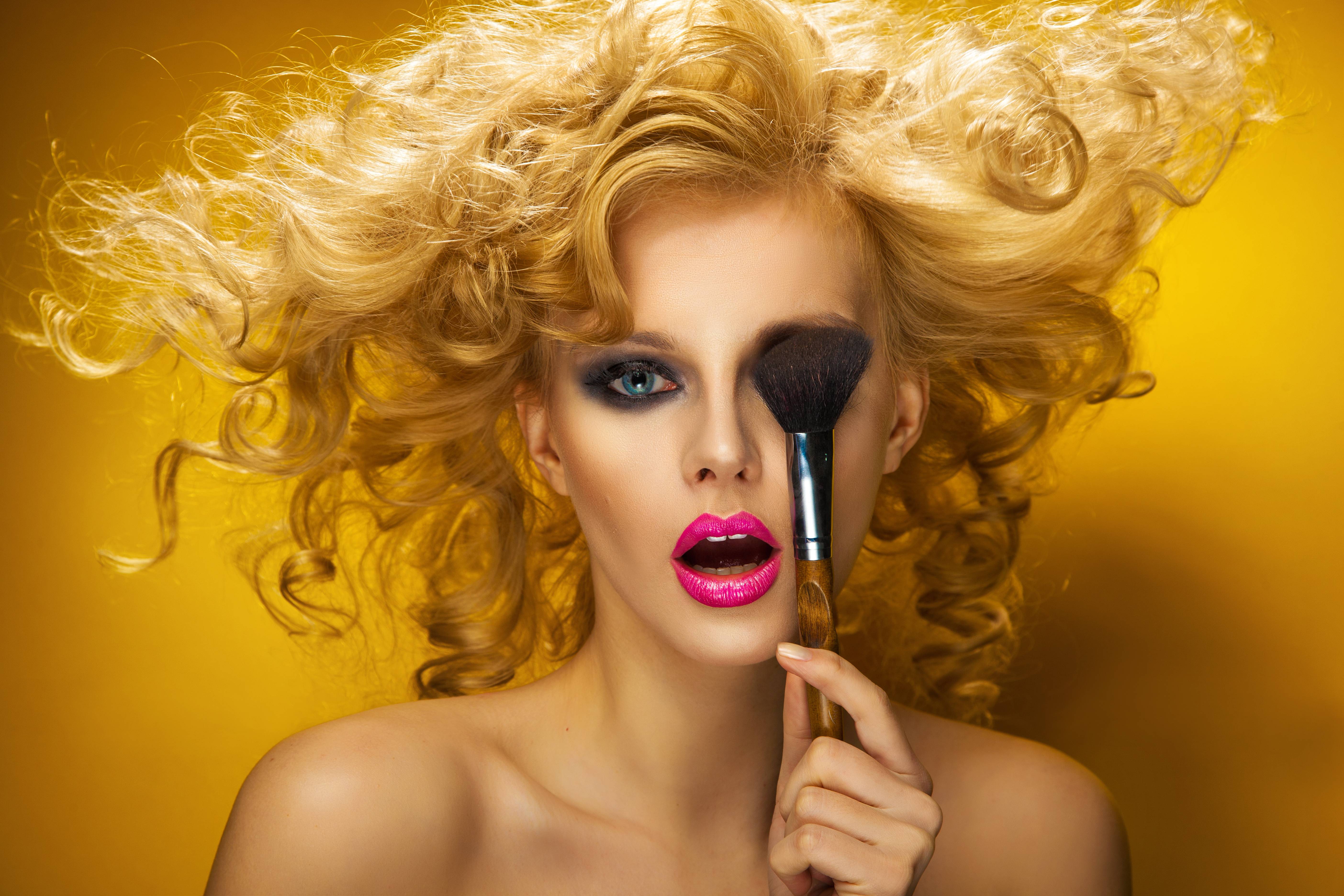 Wallpapers glamor makeup girl on the desktop