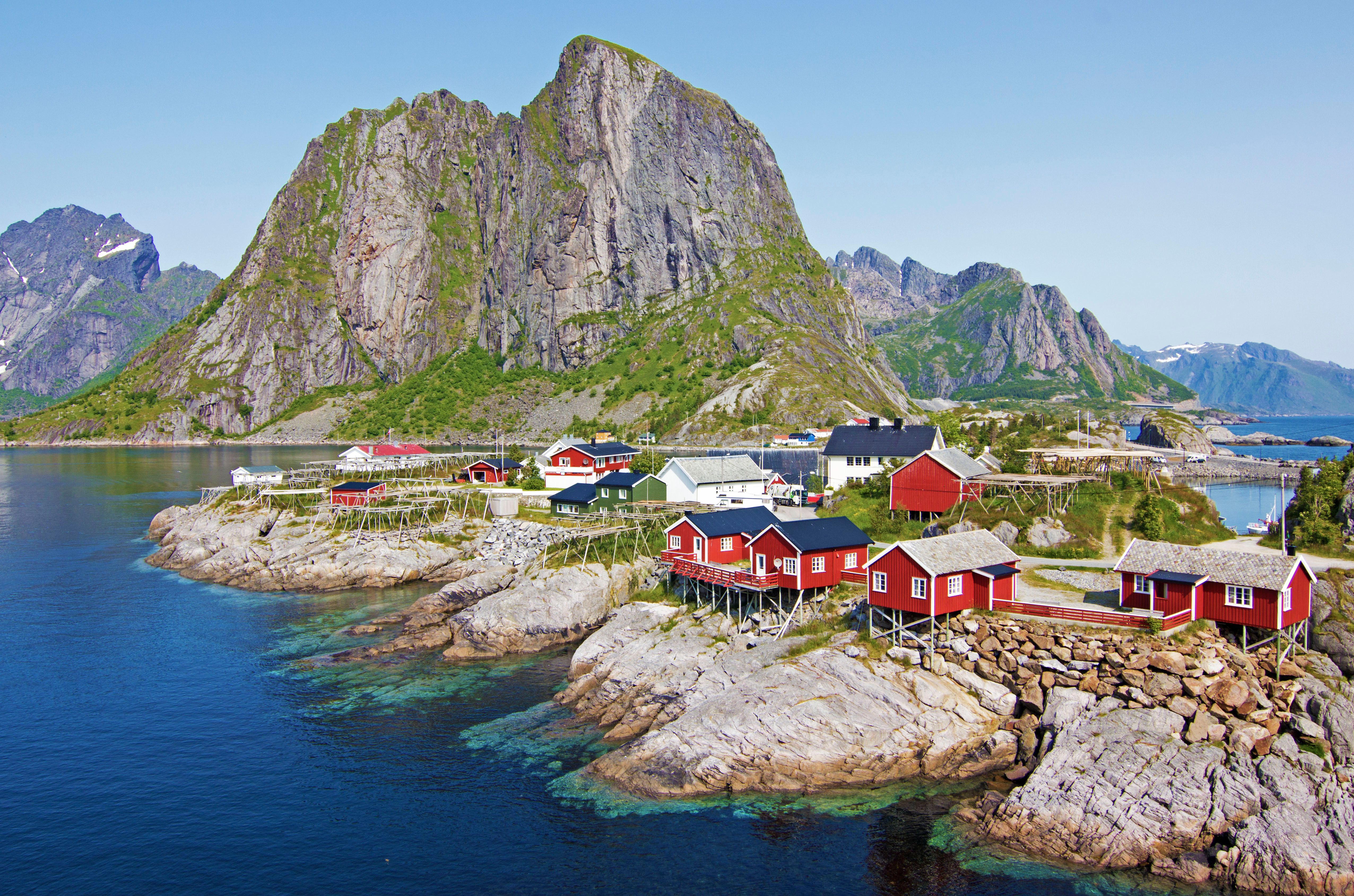 Wallpapers landscapes island Reine on the desktop