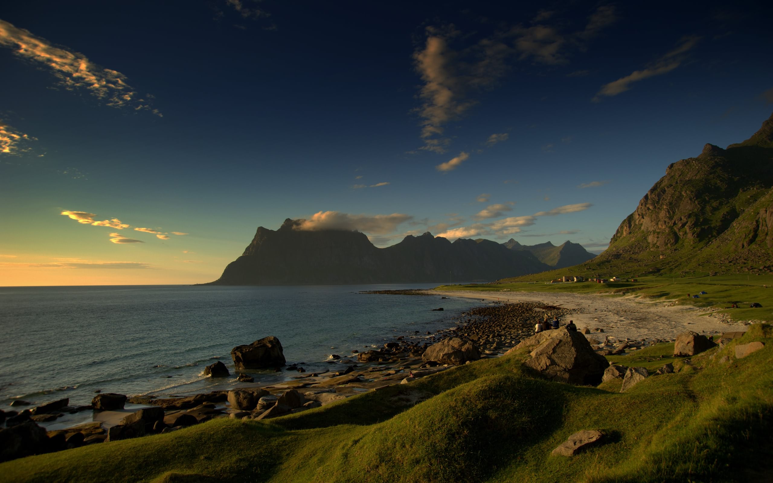 Wallpapers mountains view from the shore landscapes on the desktop