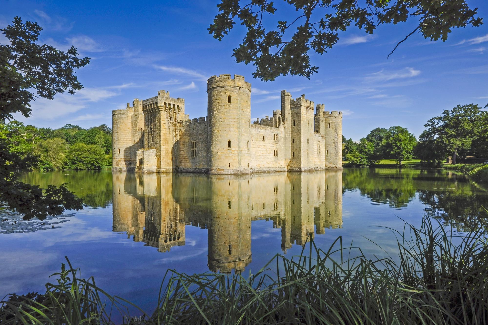 Wallpapers Bodiam castle UK landscape on the desktop