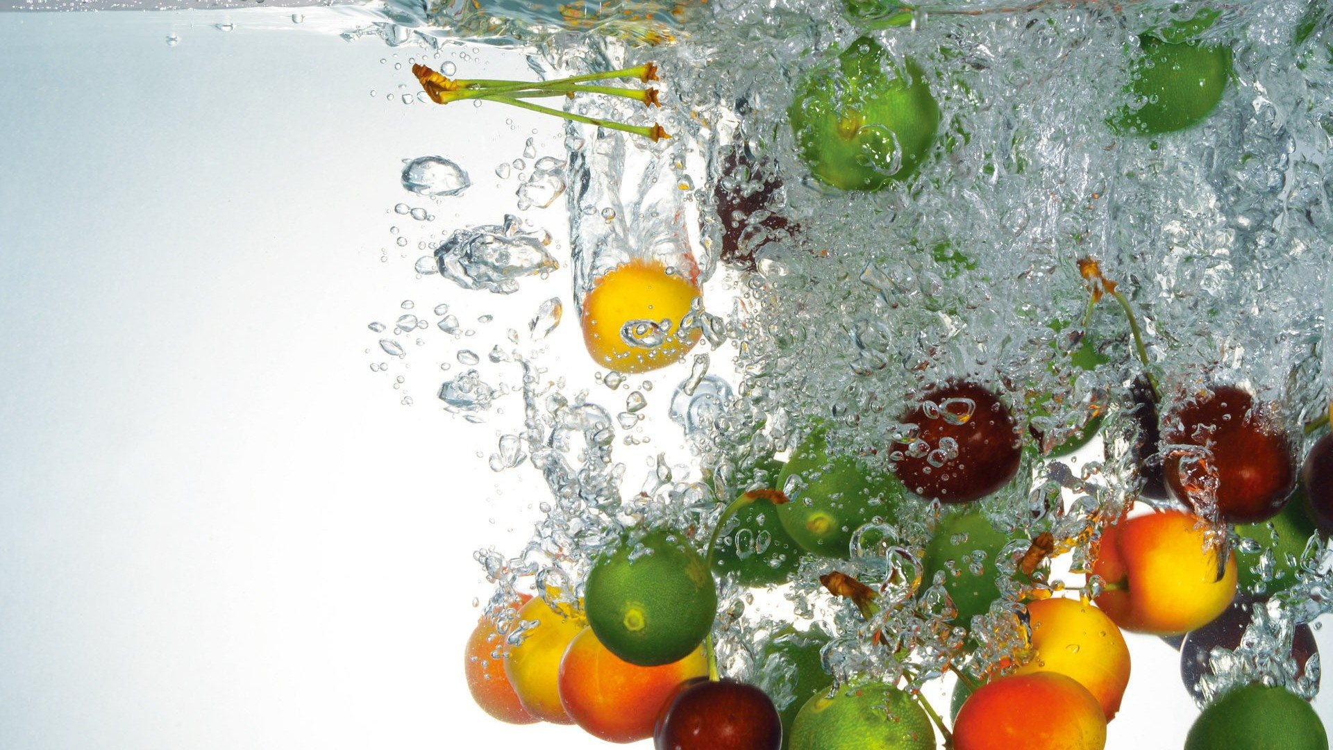 Wallpapers fruit water drops on the desktop