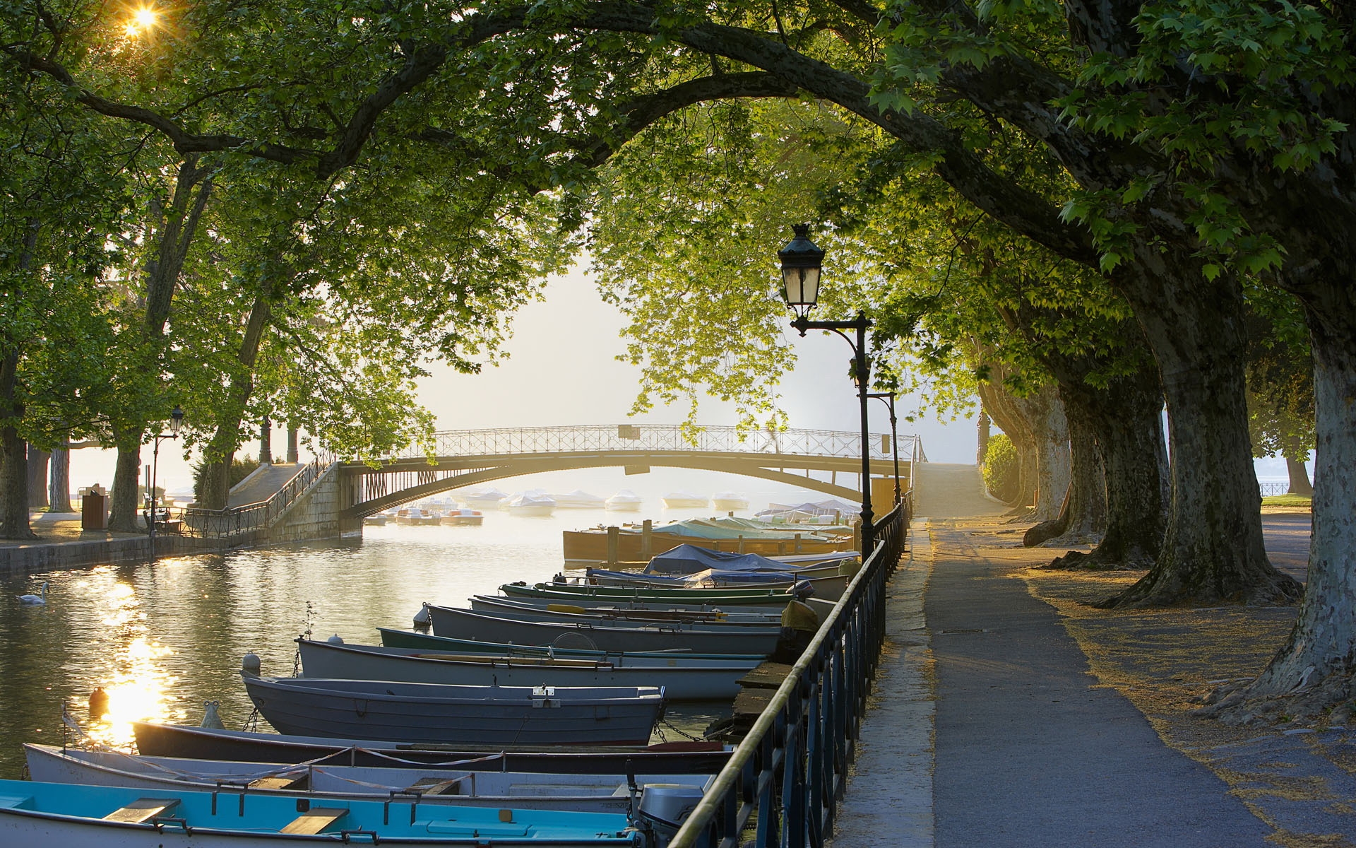 Wallpapers river boats bridge on the desktop