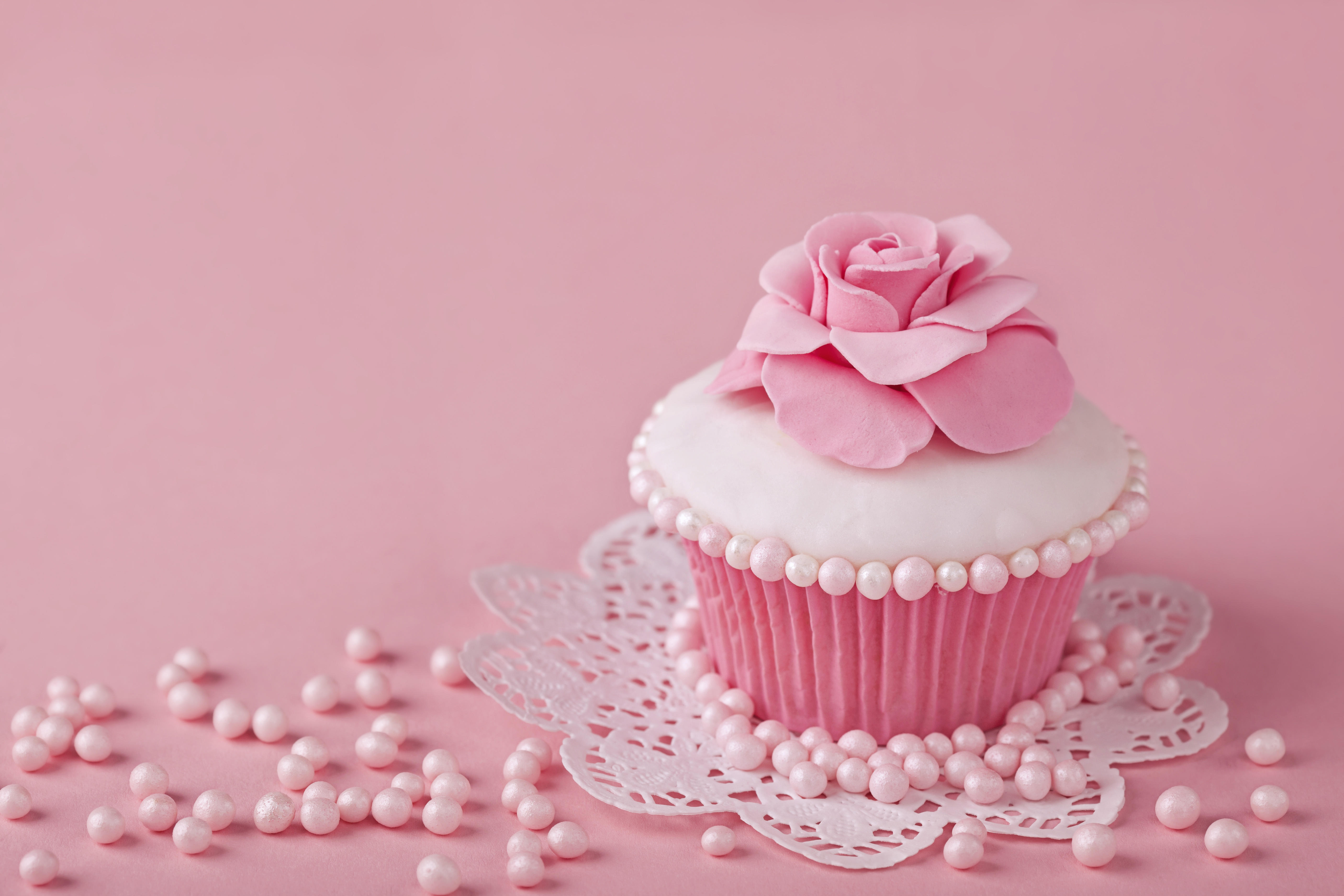 Wallpapers pink cupcake delicate on the desktop