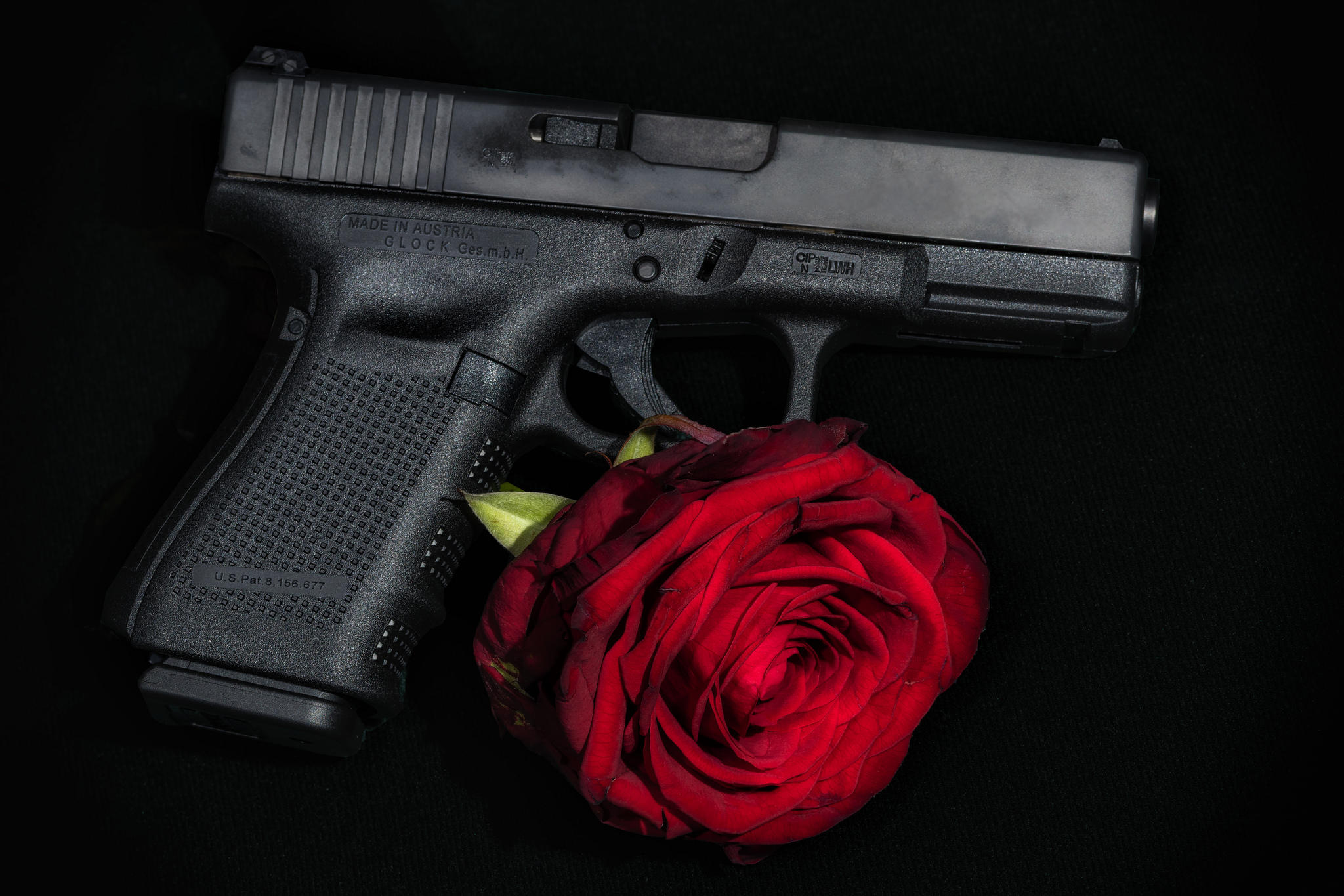 Wallpapers Glock Rose Weapon on the desktop