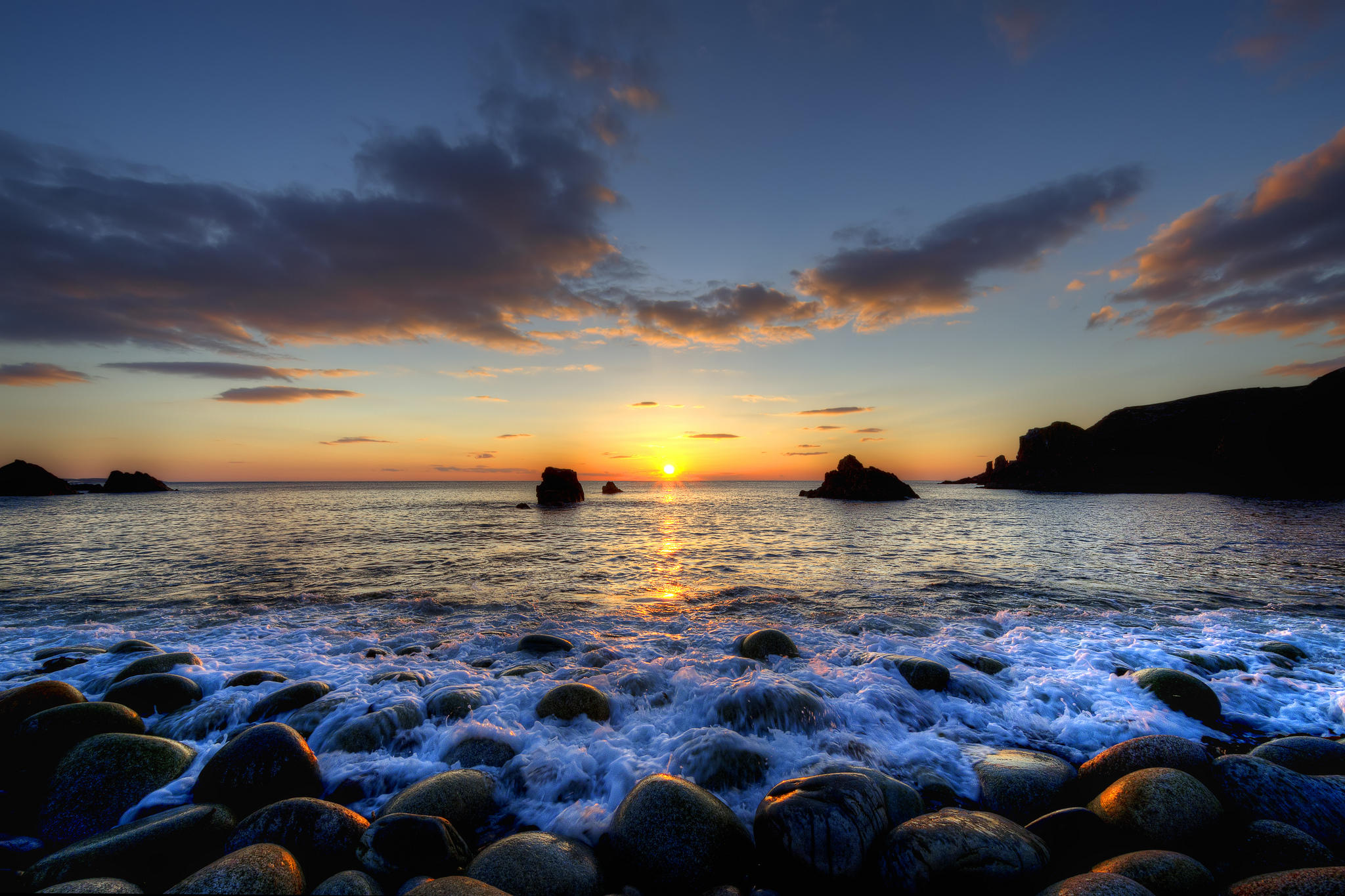 Wallpapers waves Gweedore rocks on the desktop