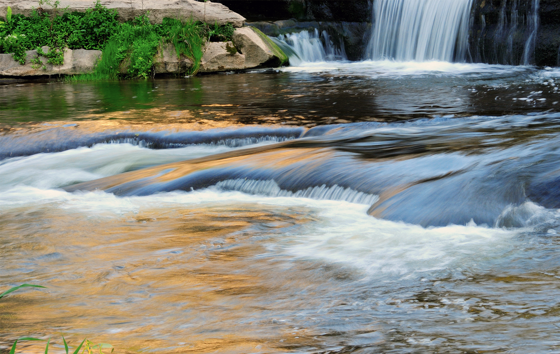 Wallpapers nature waterfall stones on the desktop