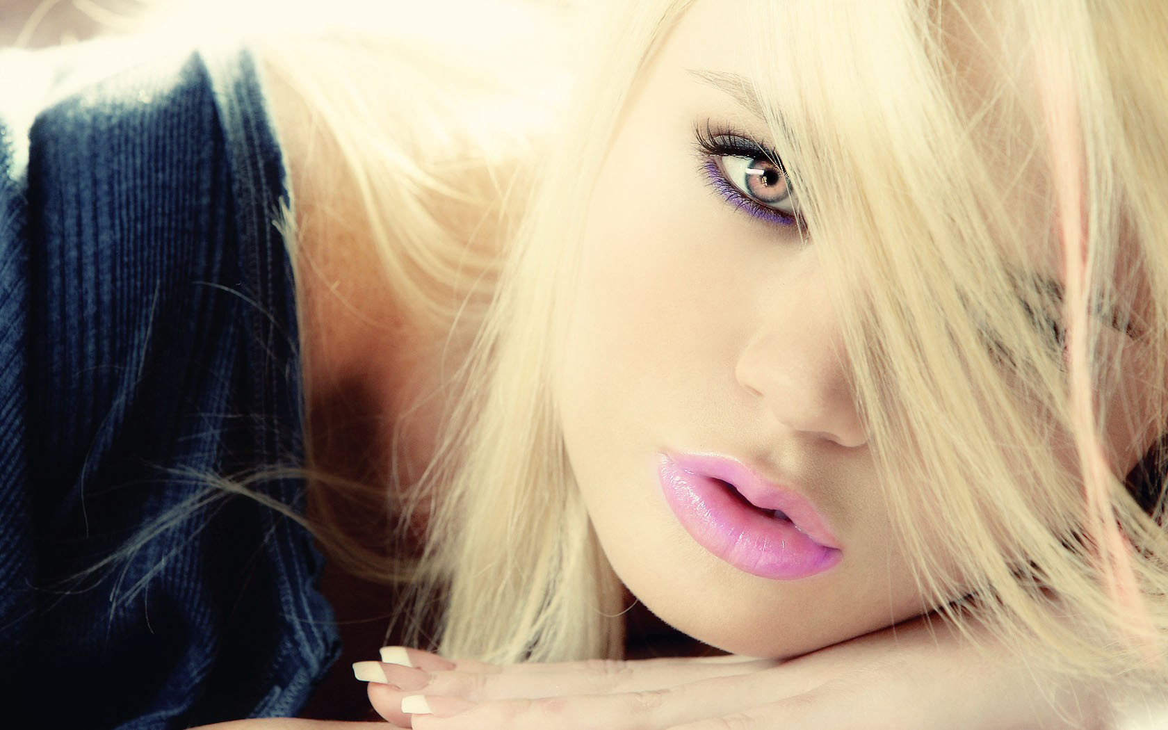 Wallpapers blonde hair lips on the desktop