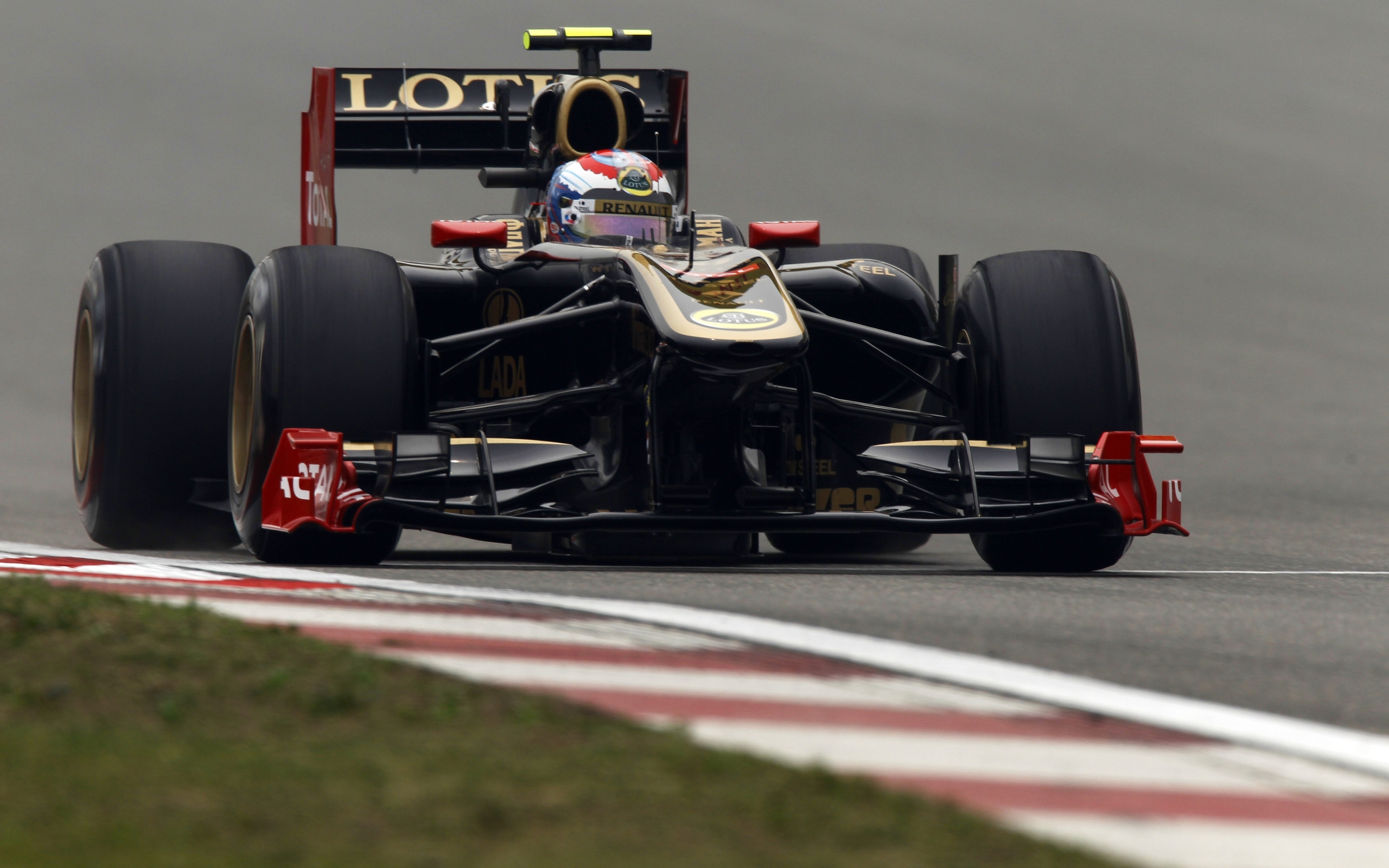 Wallpapers vitaly f1 lotus on the desktop