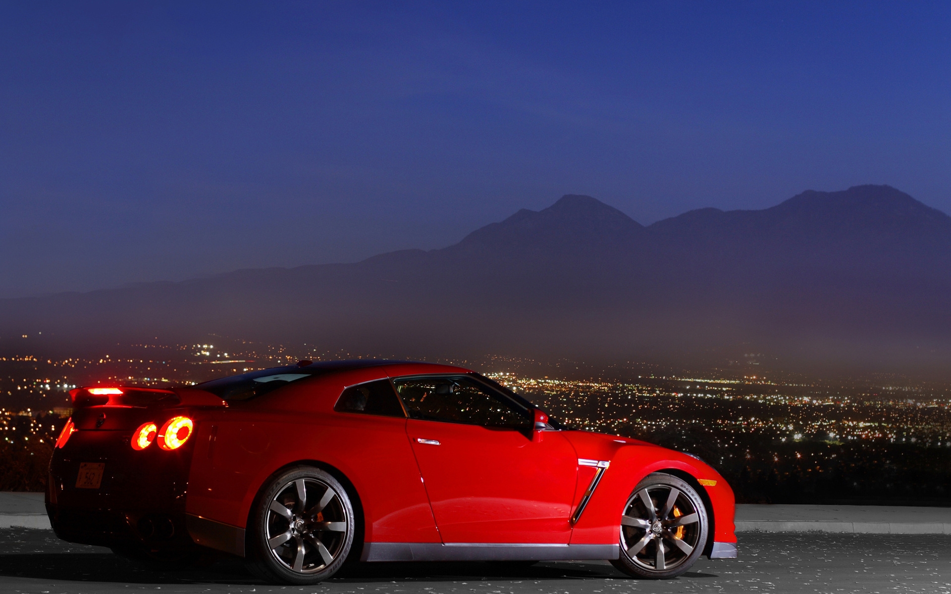 Wallpapers red gtr city on the desktop