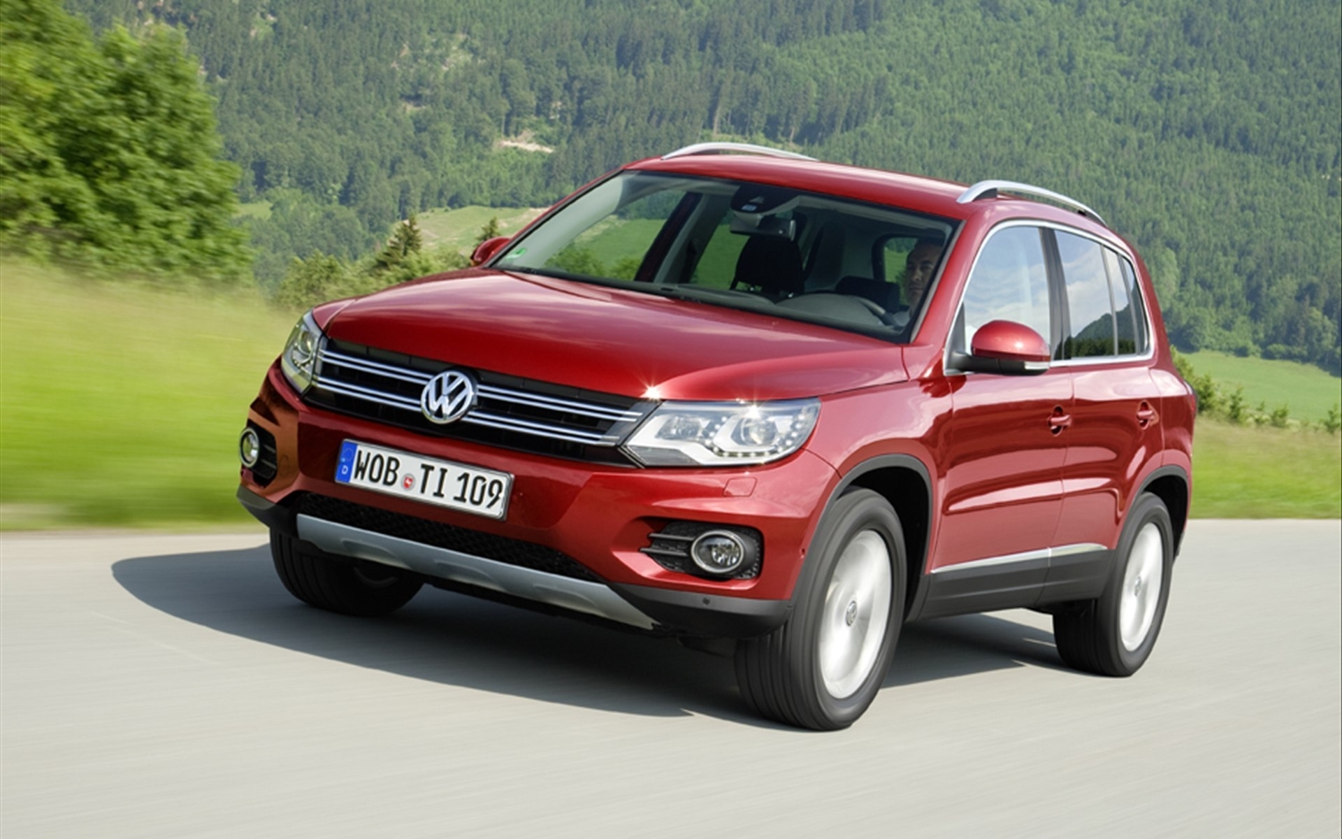 Wallpapers Volkswagen red SUV on the desktop