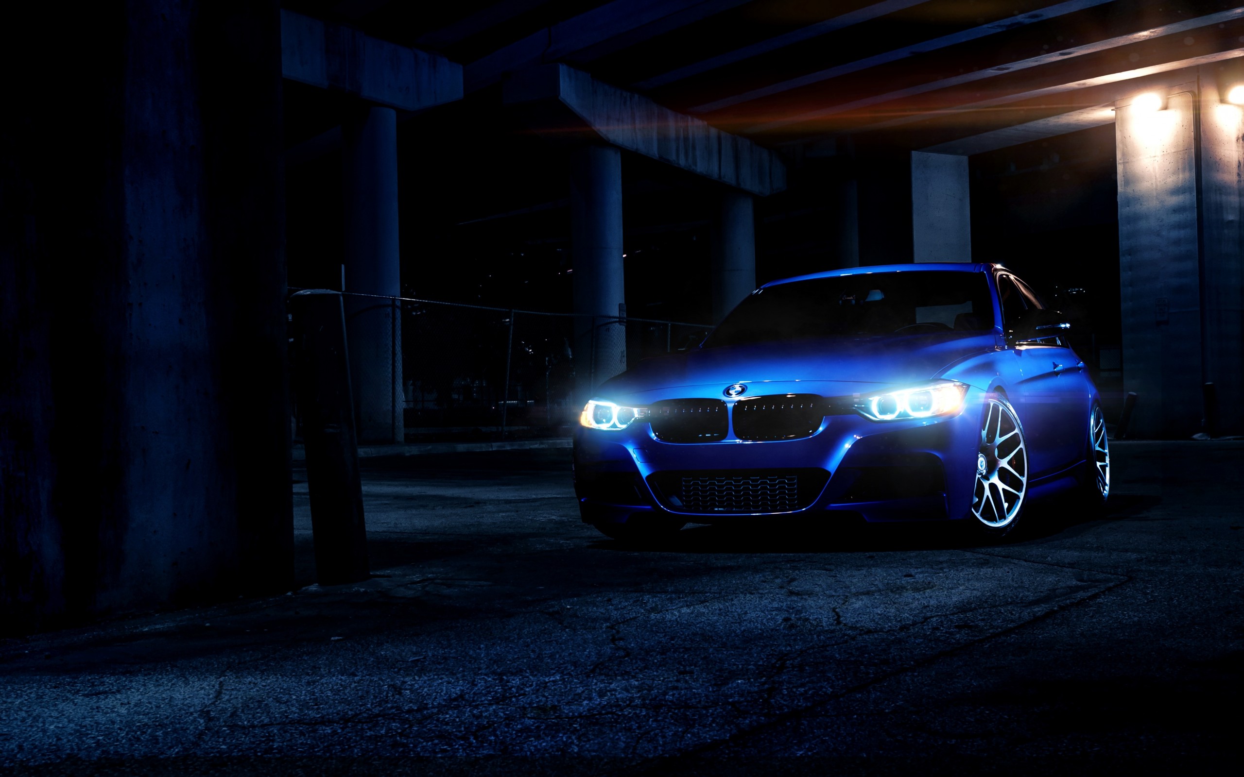 Wallpapers bmw 5 wheels night on the desktop