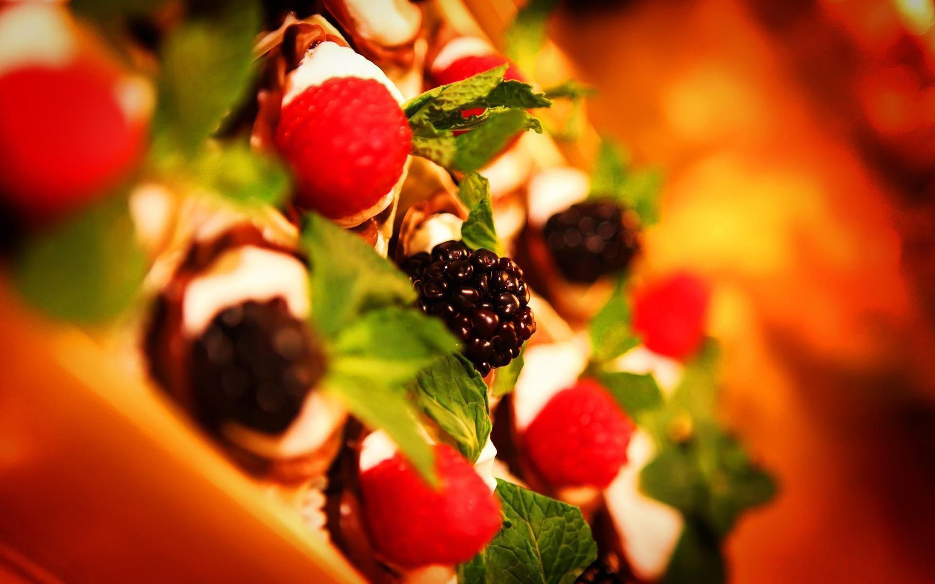 桌面上的壁纸浆果 黑莓 甜点