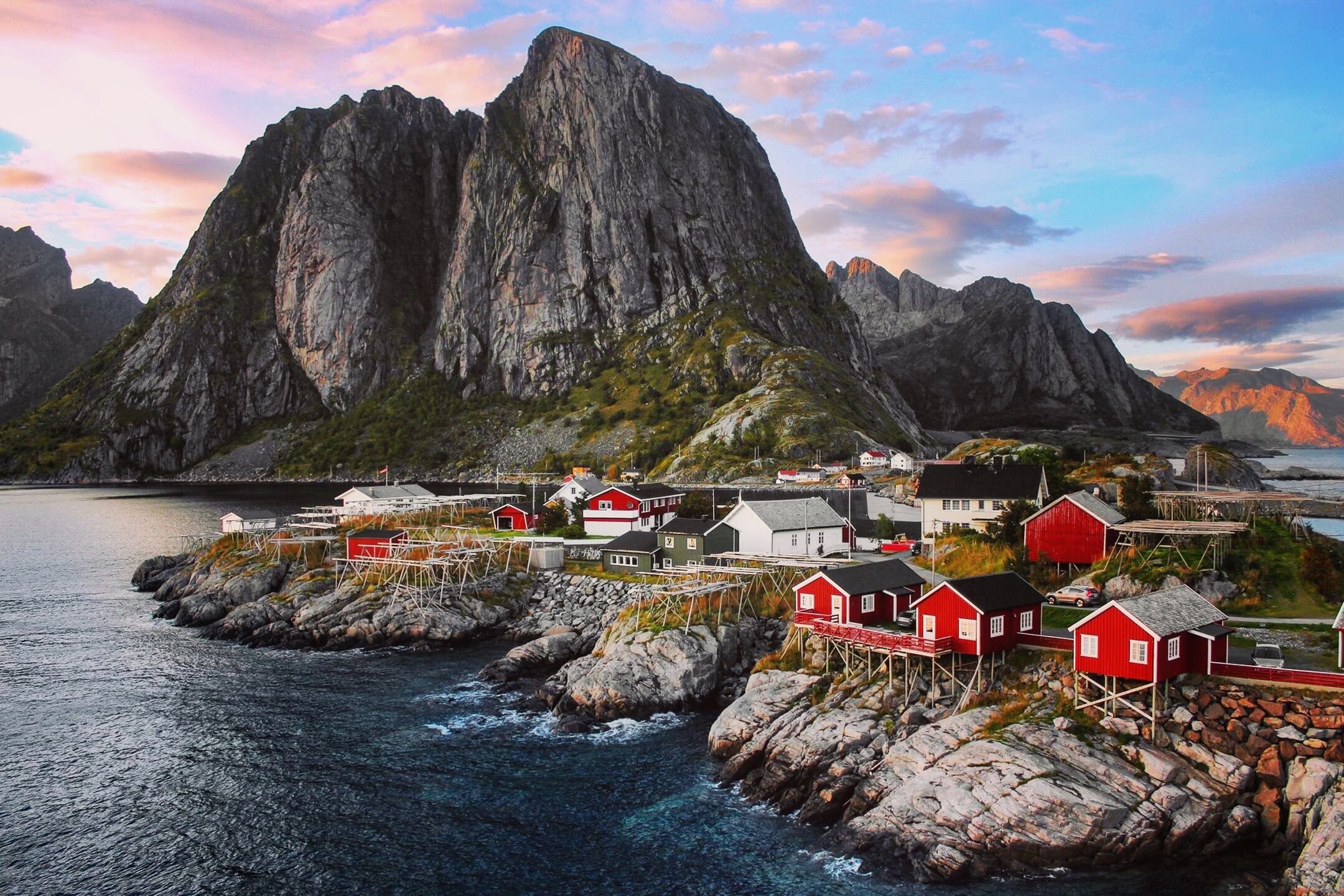 Wallpapers Reine island Hamnoy on the desktop