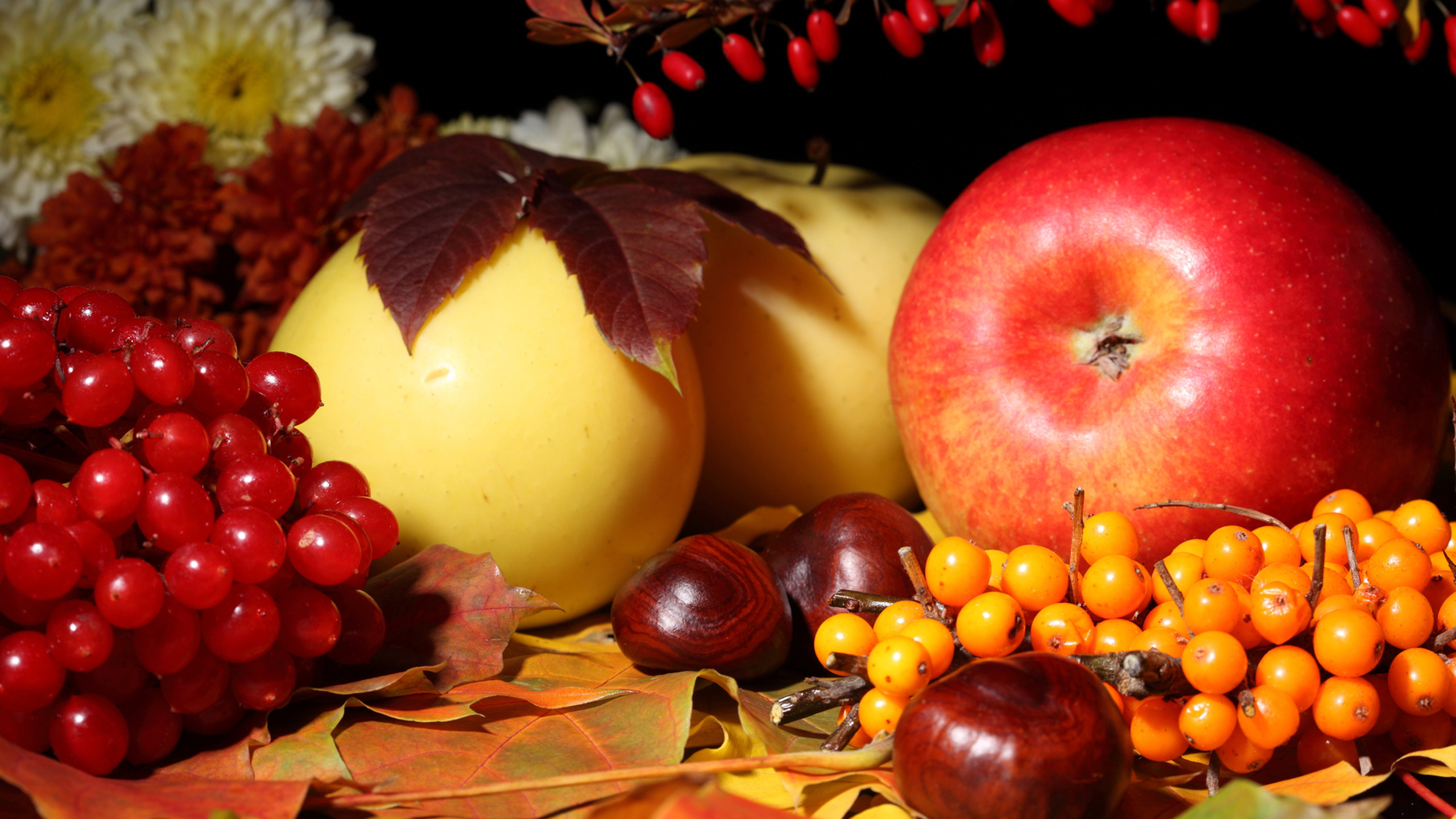 Wallpapers grapes apples chestnuts on the desktop