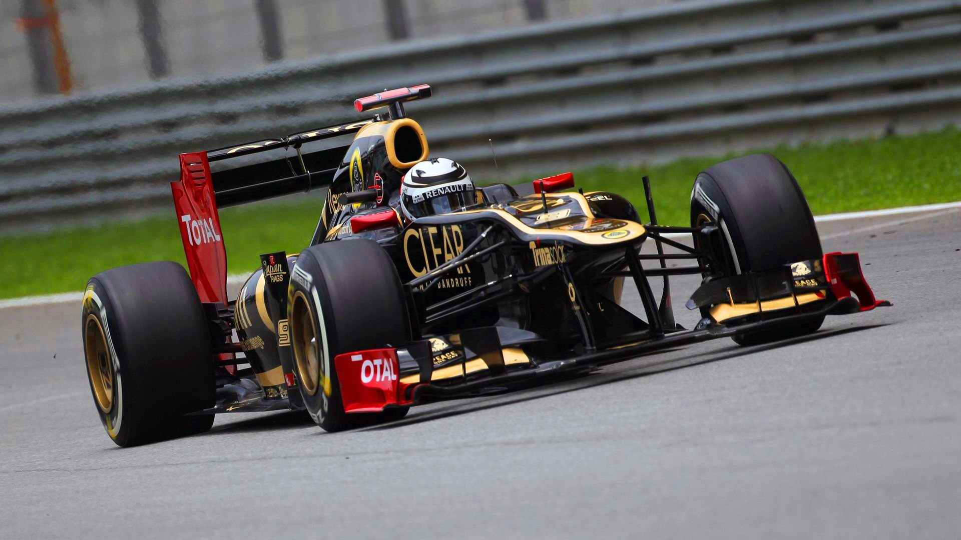 Wallpapers car formula 1 lotus on the desktop