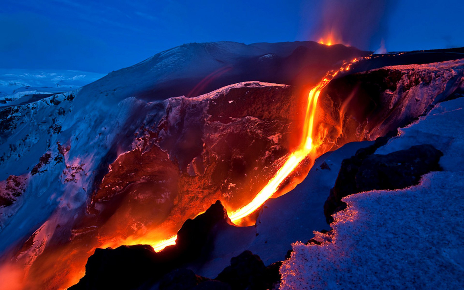 Wallpapers volcano lava magma on the desktop