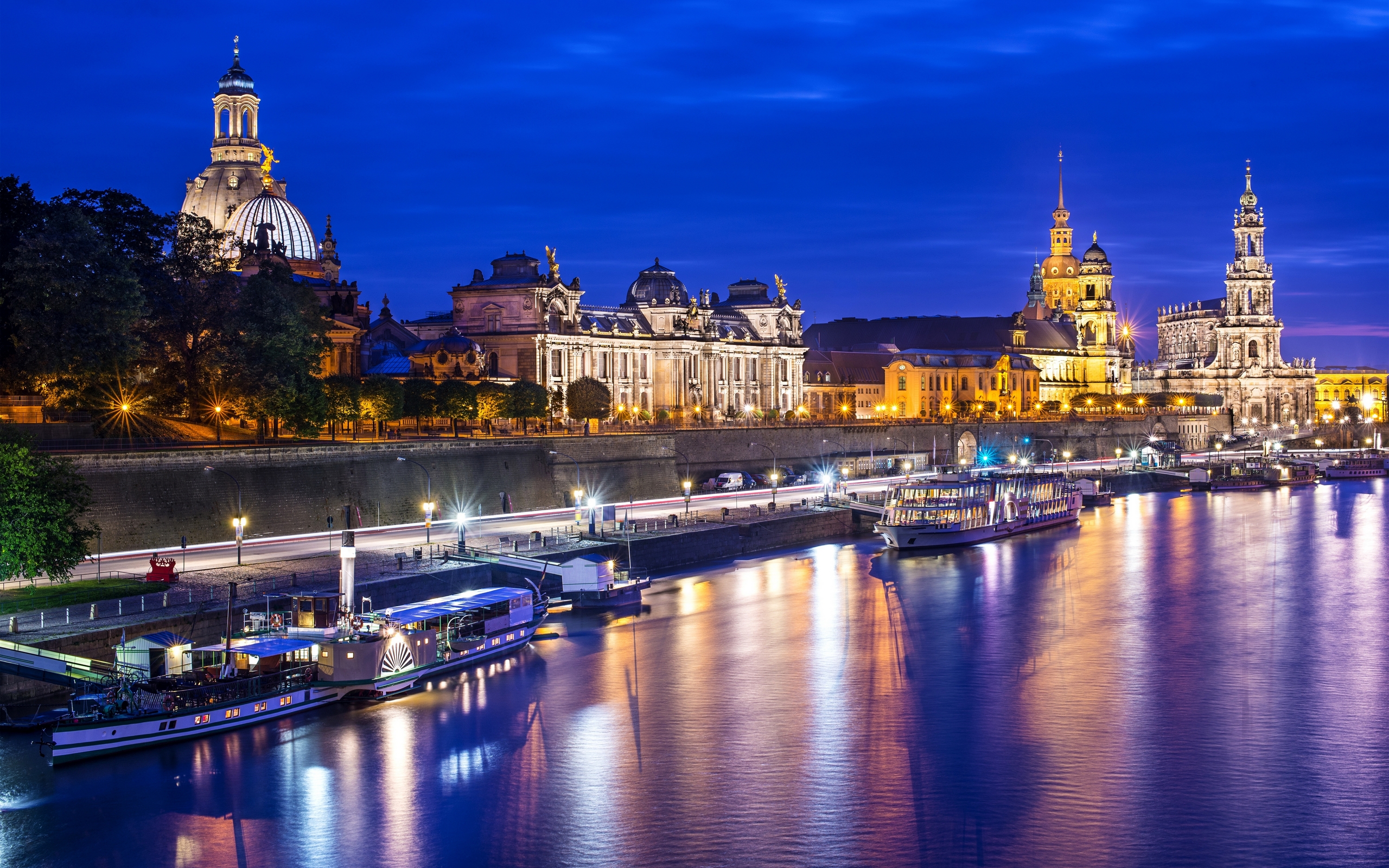 Wallpapers river embankment lanterns on the desktop