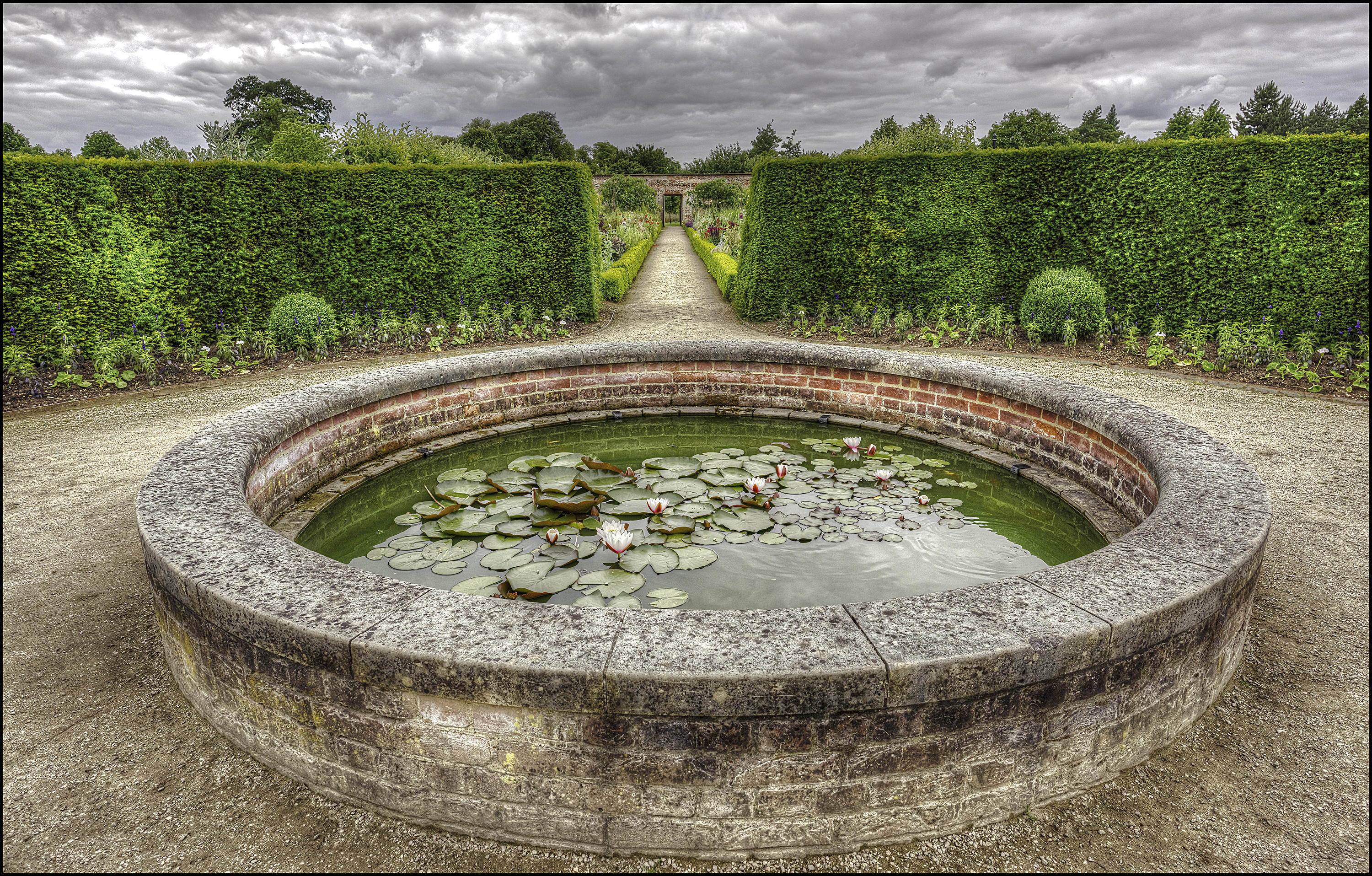 Wallpapers Wimpole Street Garden Pond on the desktop