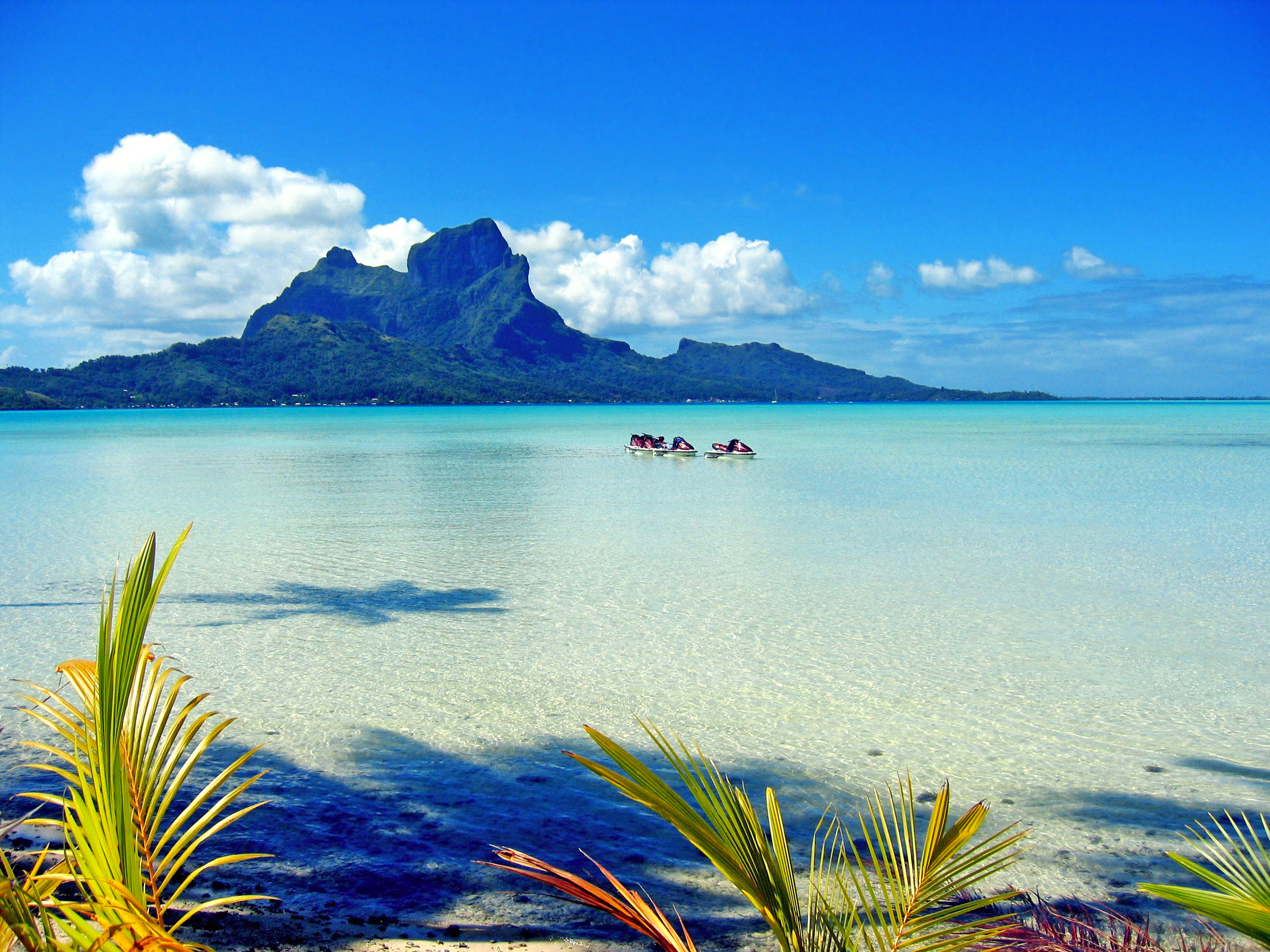 Wallpapers bora bora sea island on the desktop