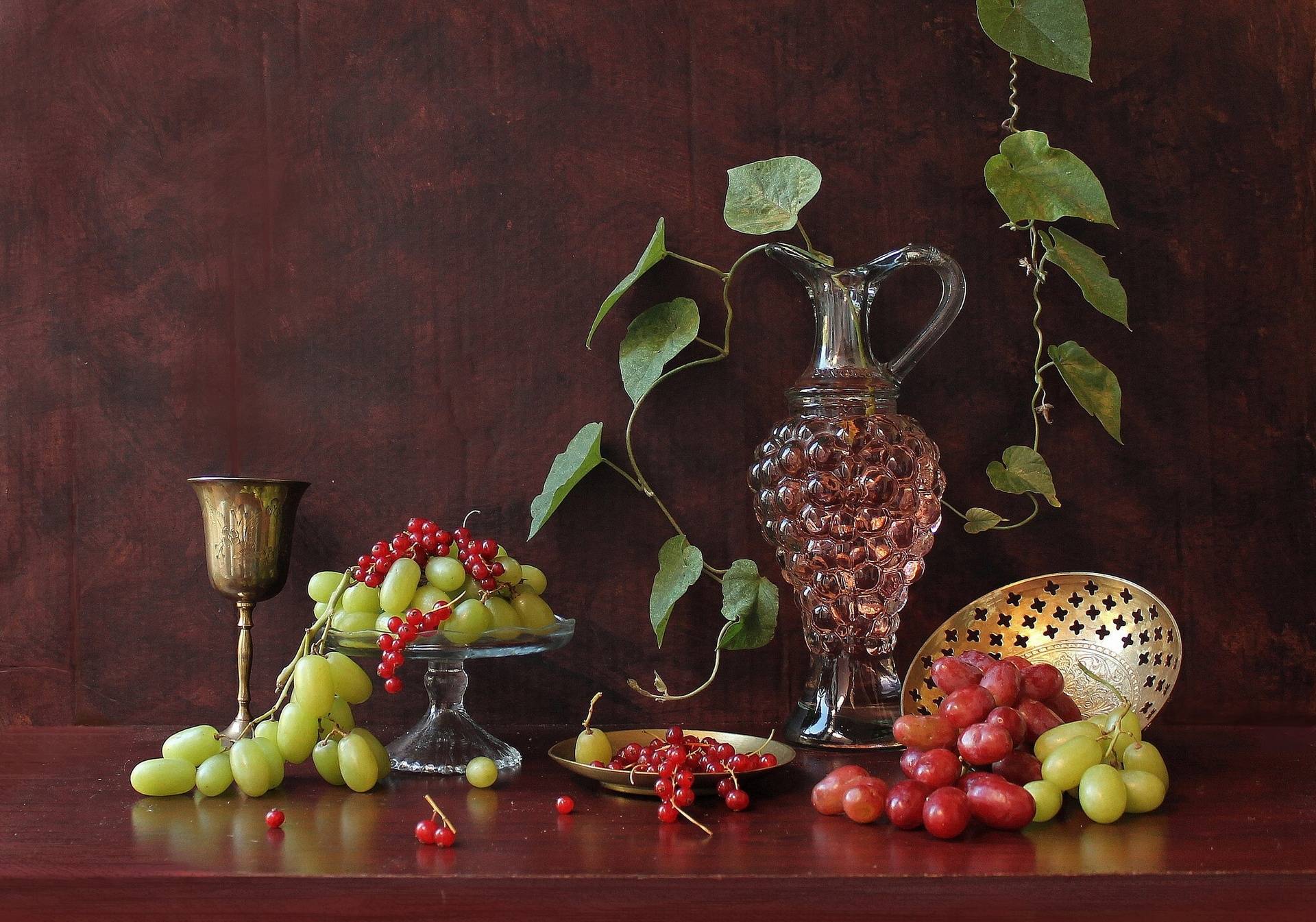 Wallpapers grapes red currants jug on the desktop