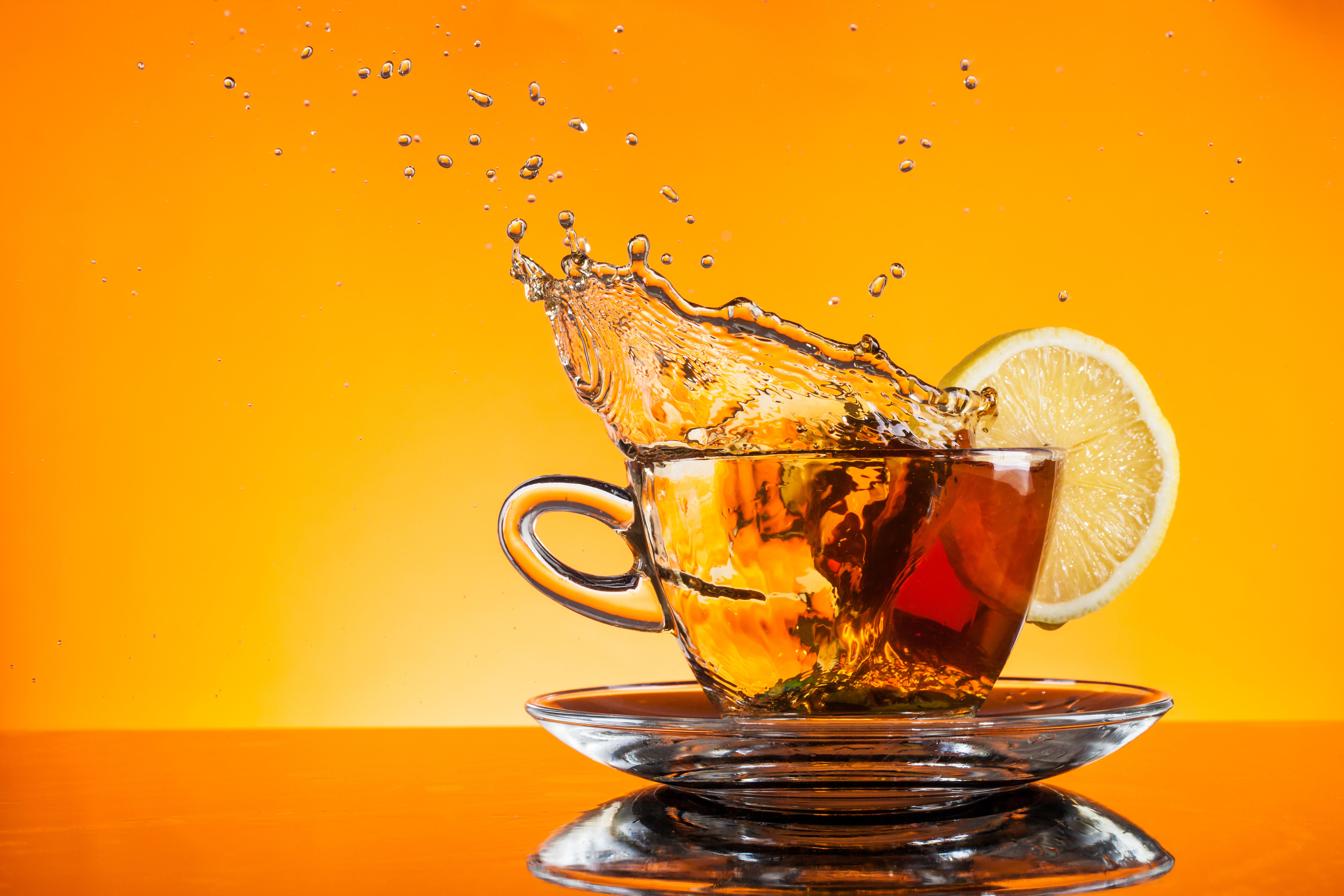 Wallpapers spray lemon tea on the desktop