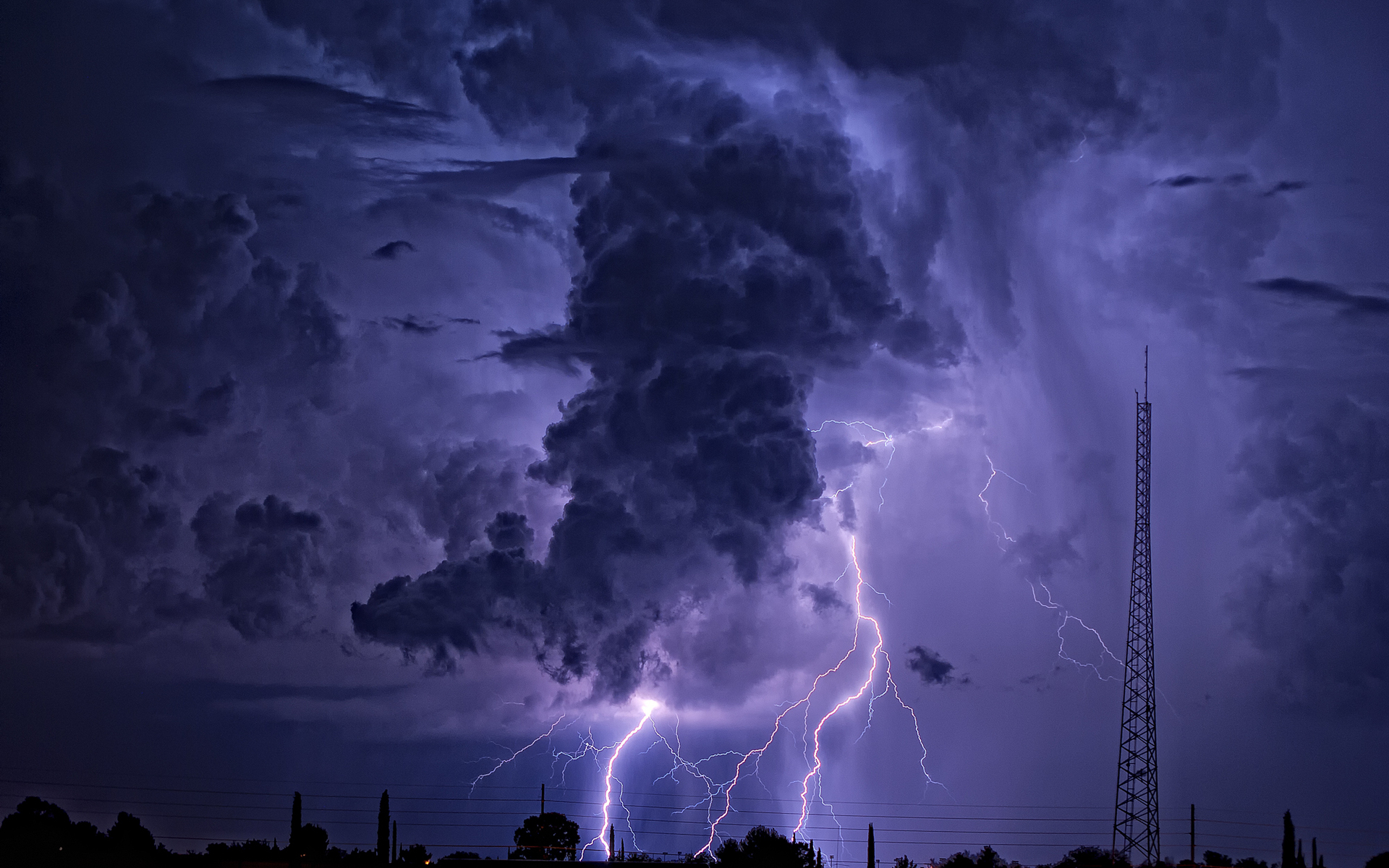 Wallpapers lightning thunder discharge on the desktop