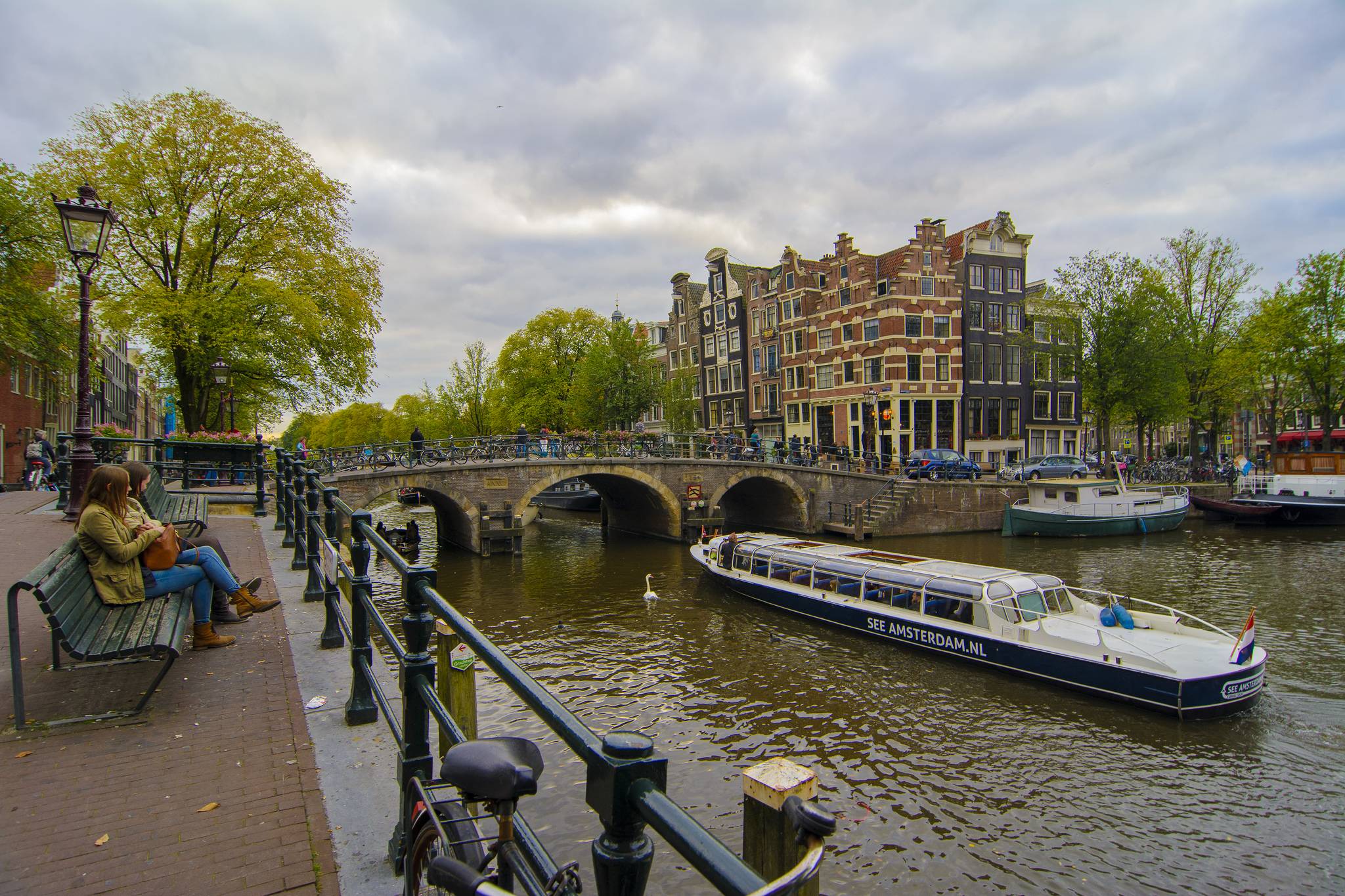 Wallpapers panorama Amsterdam speedboat on the desktop