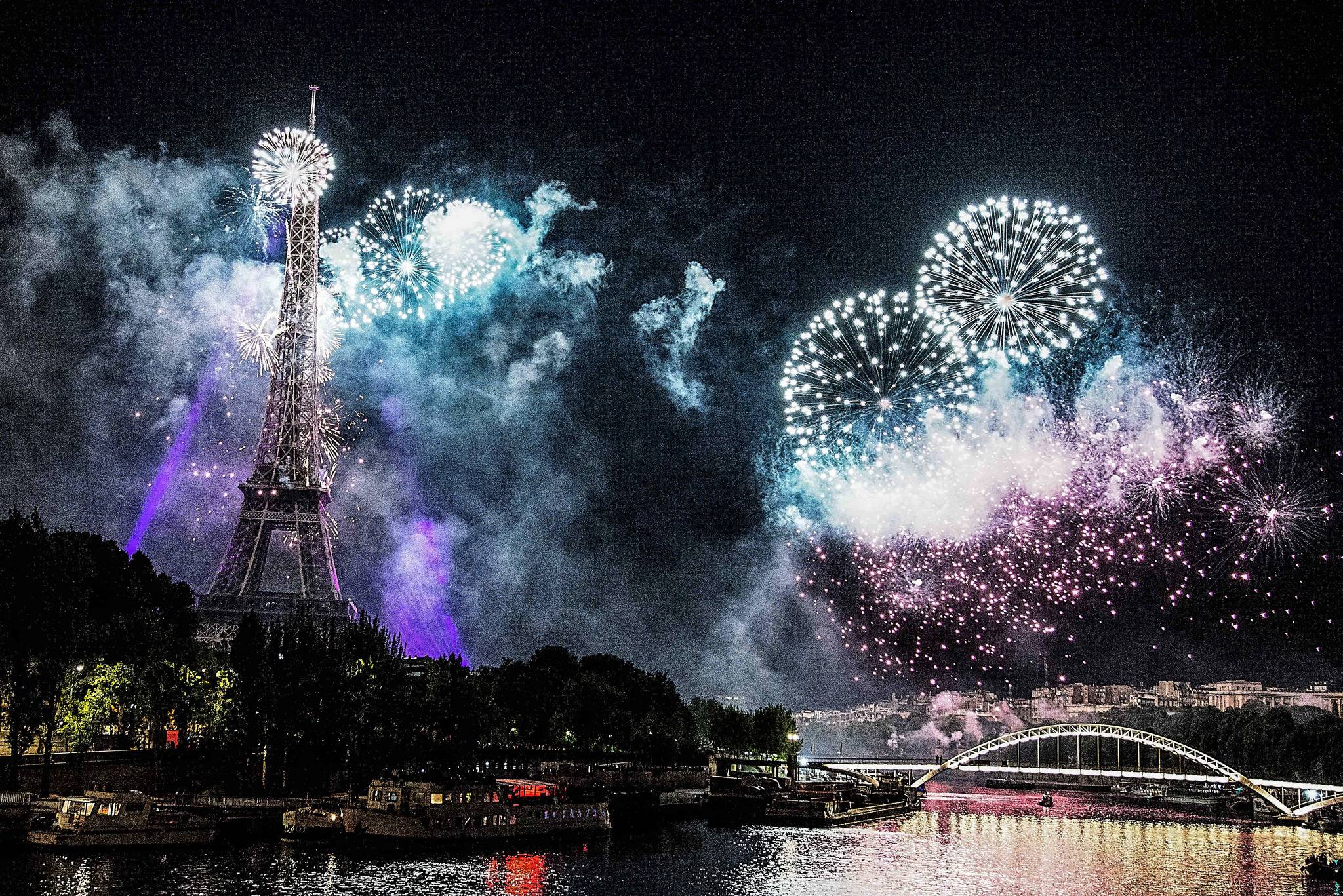 Wallpapers dark buildings France on the desktop