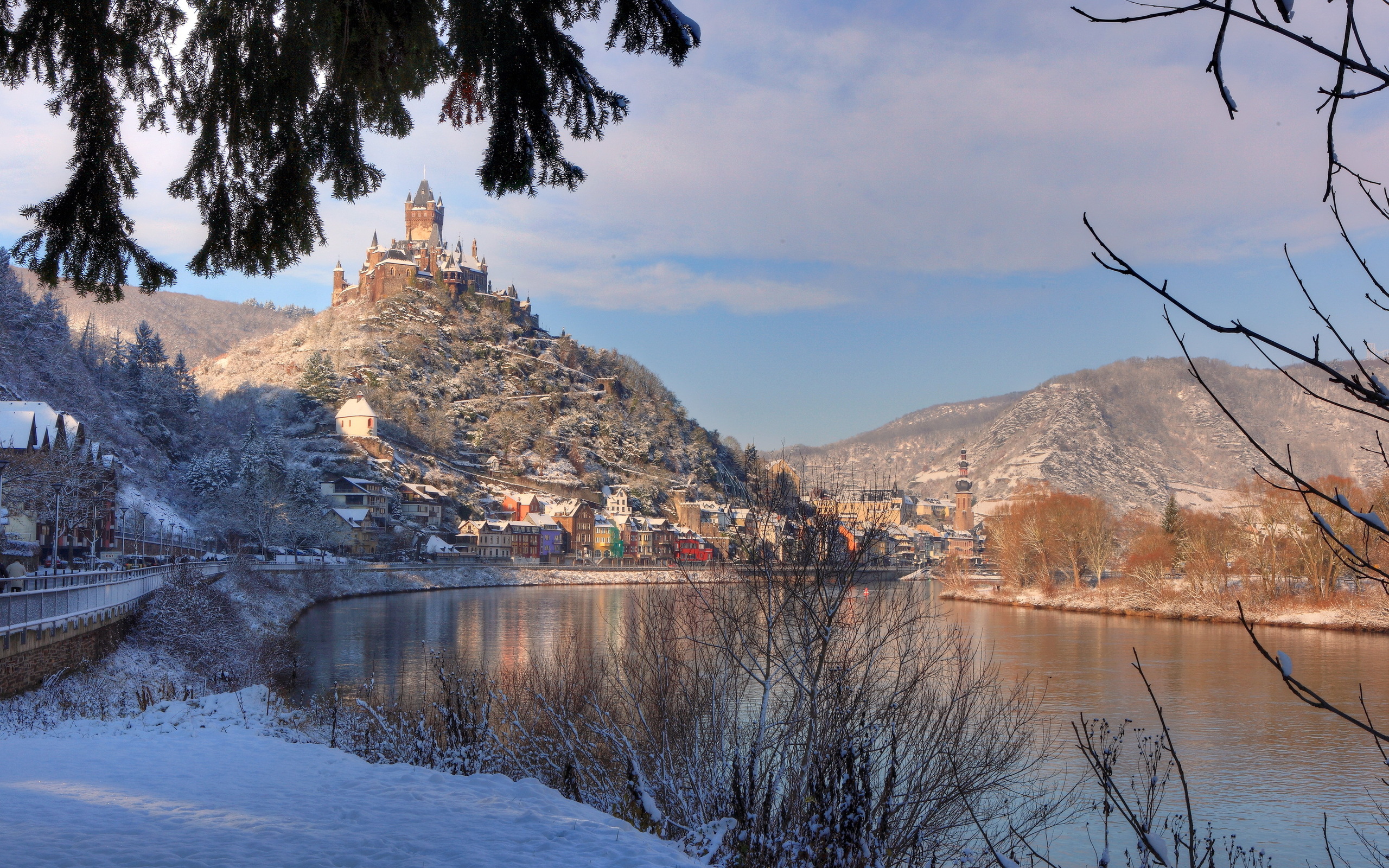 Wallpapers river houses winter on the desktop