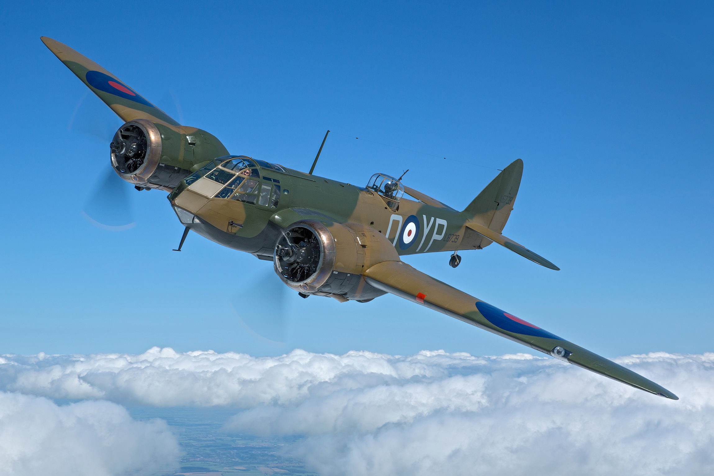 Free photo A vintage military airplane in flight