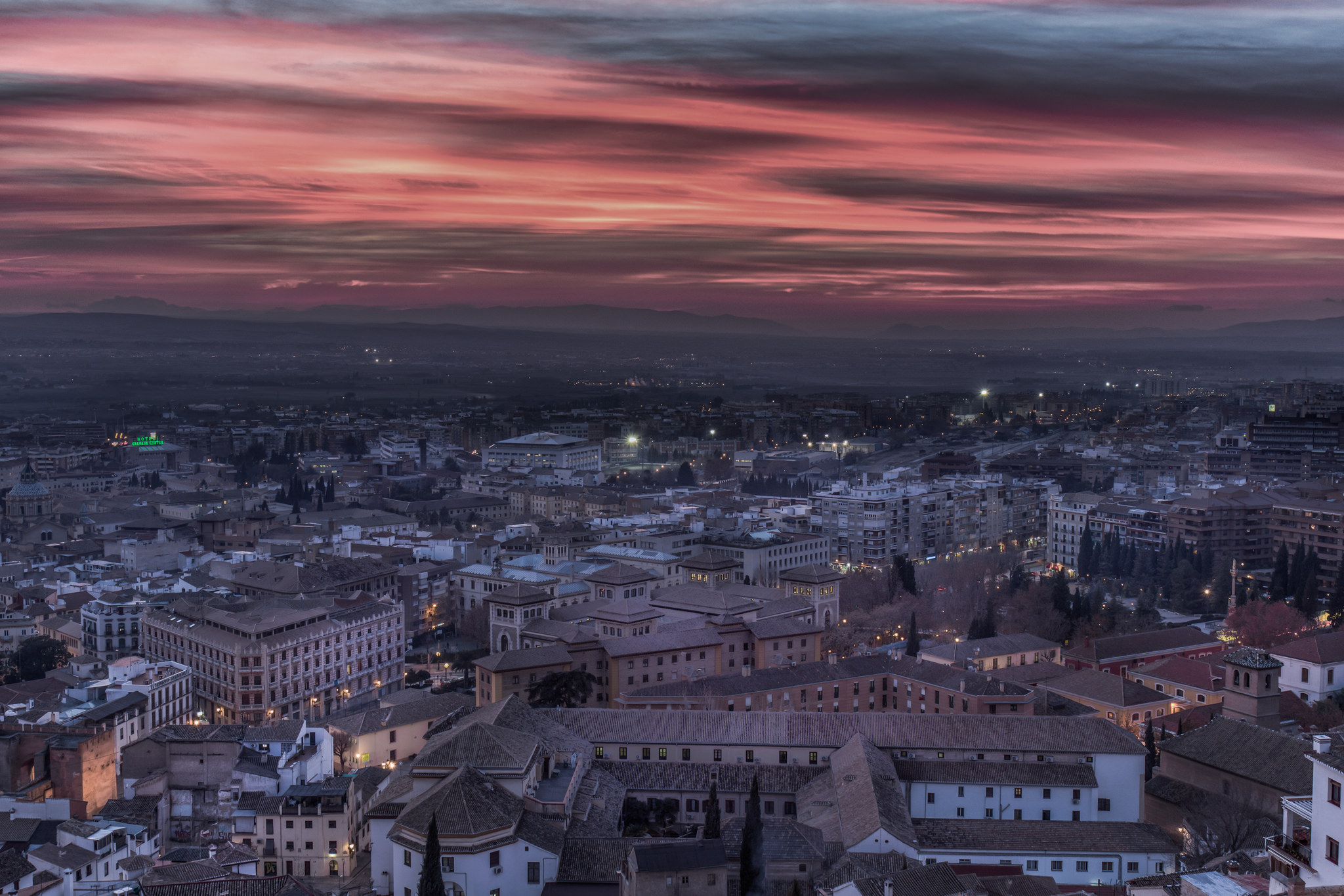 Wallpapers darkens Spain cityscape on the desktop