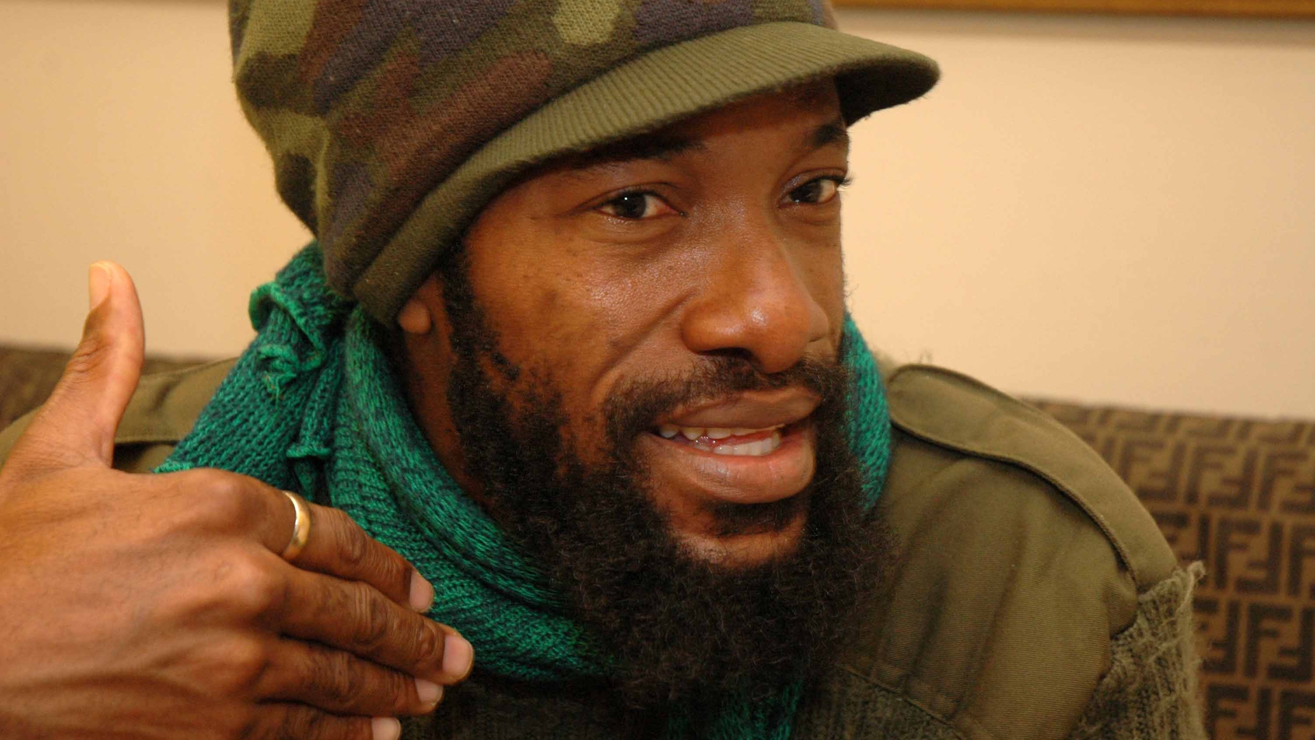 Wallpapers beard cap hand on the desktop