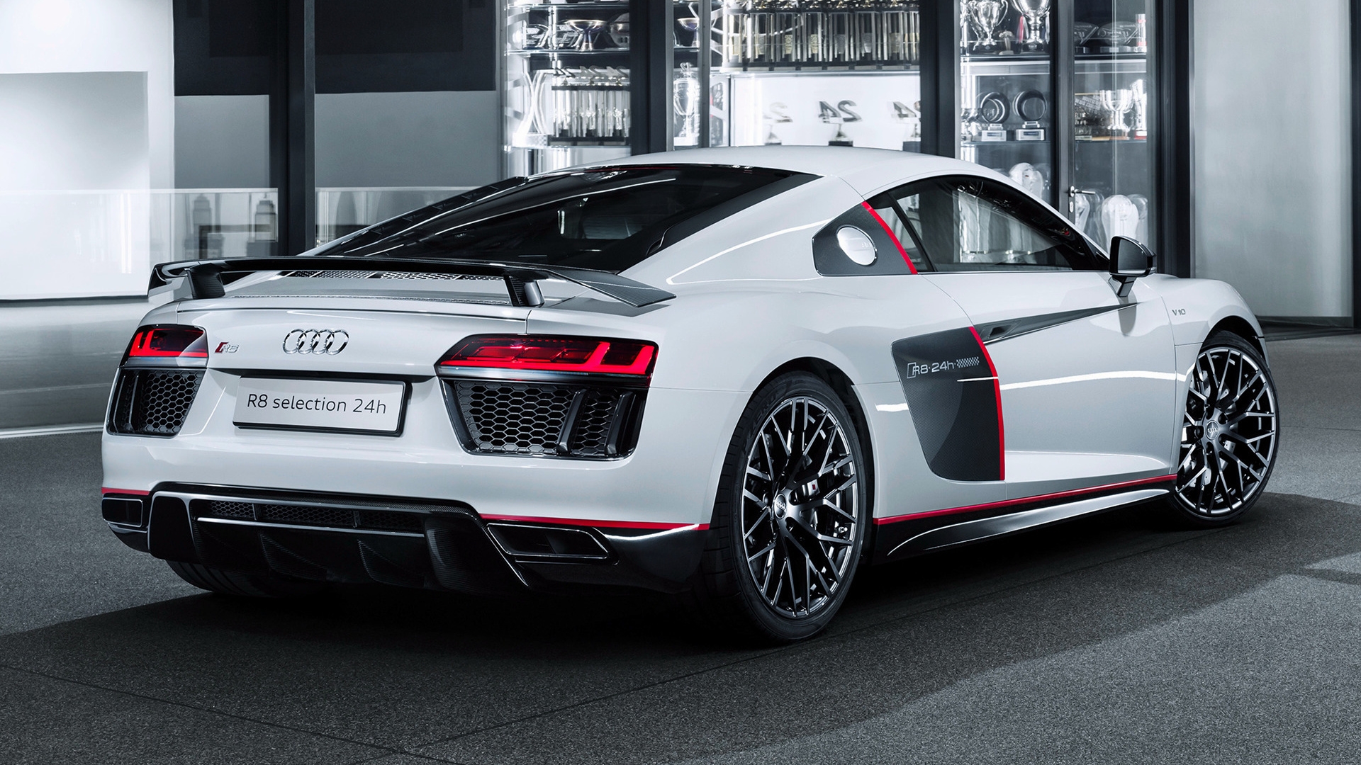 Wallpapers wallpaper audi r8 v10 plus white side view on the desktop