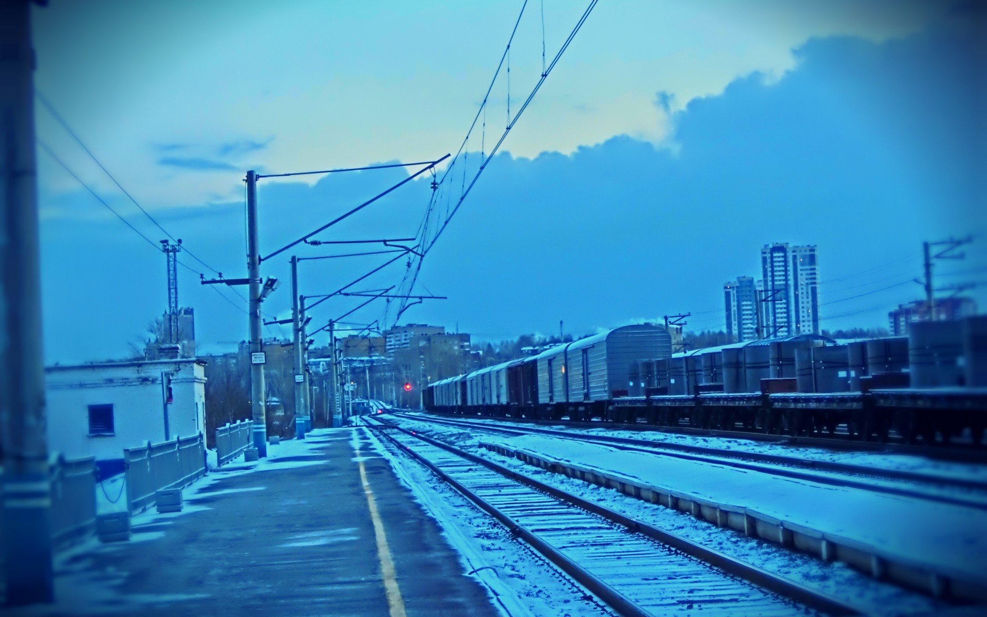 桌面上的壁纸货运列车 训练 铁路站