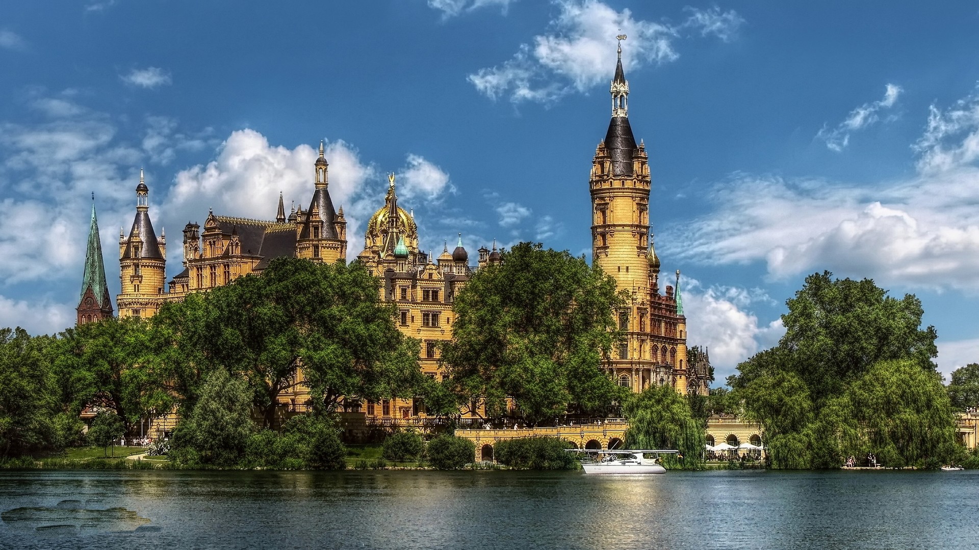 Free photo A big old castle by a river in Germany