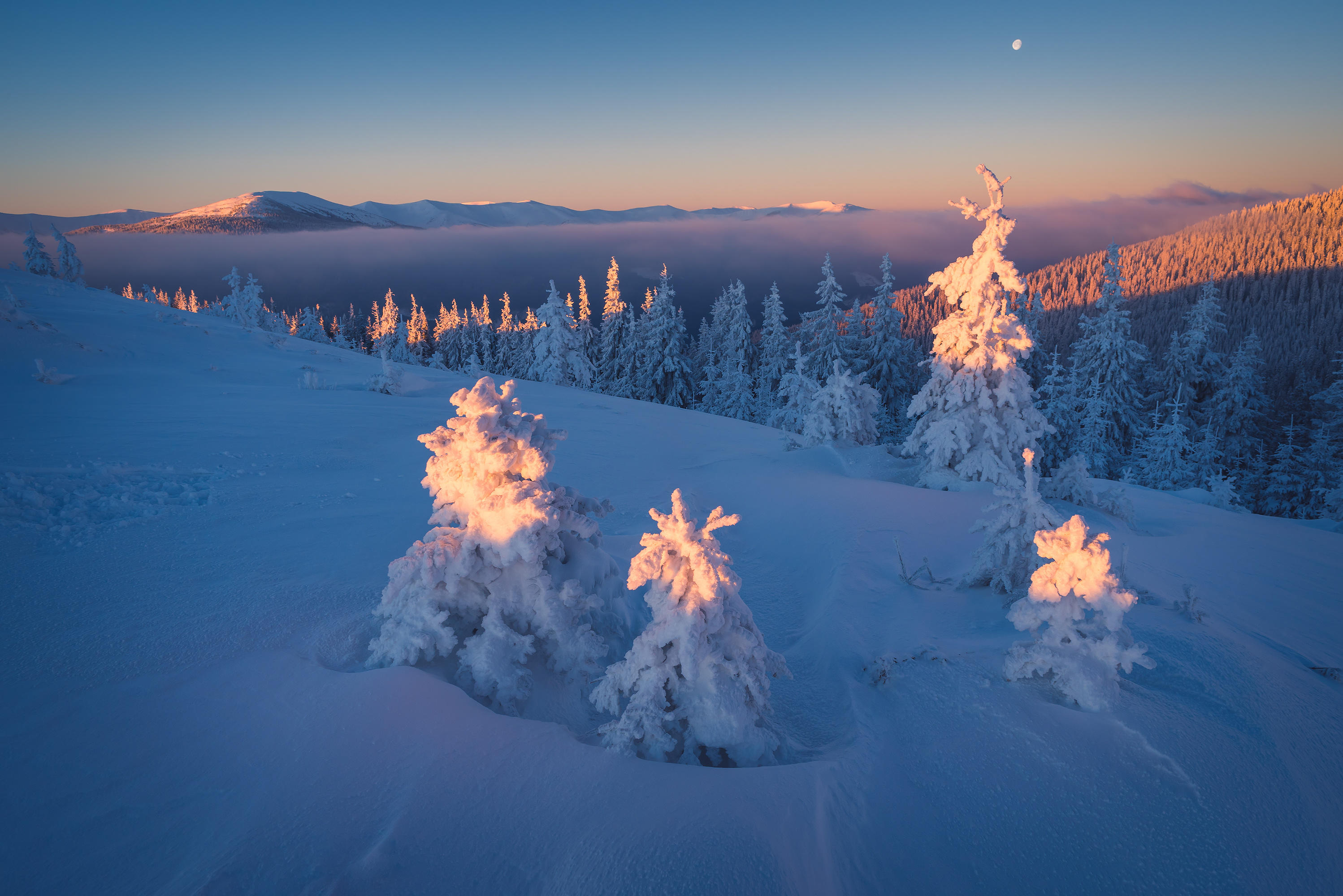 Wallpapers mountains snow large drifts on the desktop