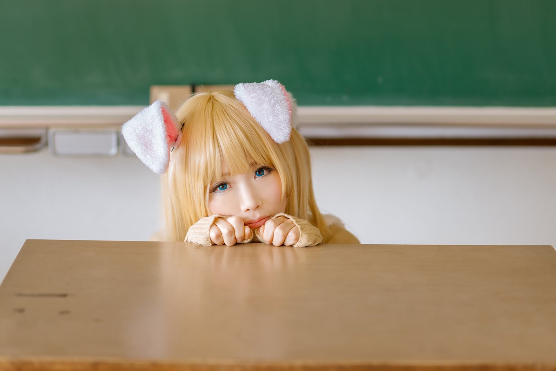 Free photo Asian student