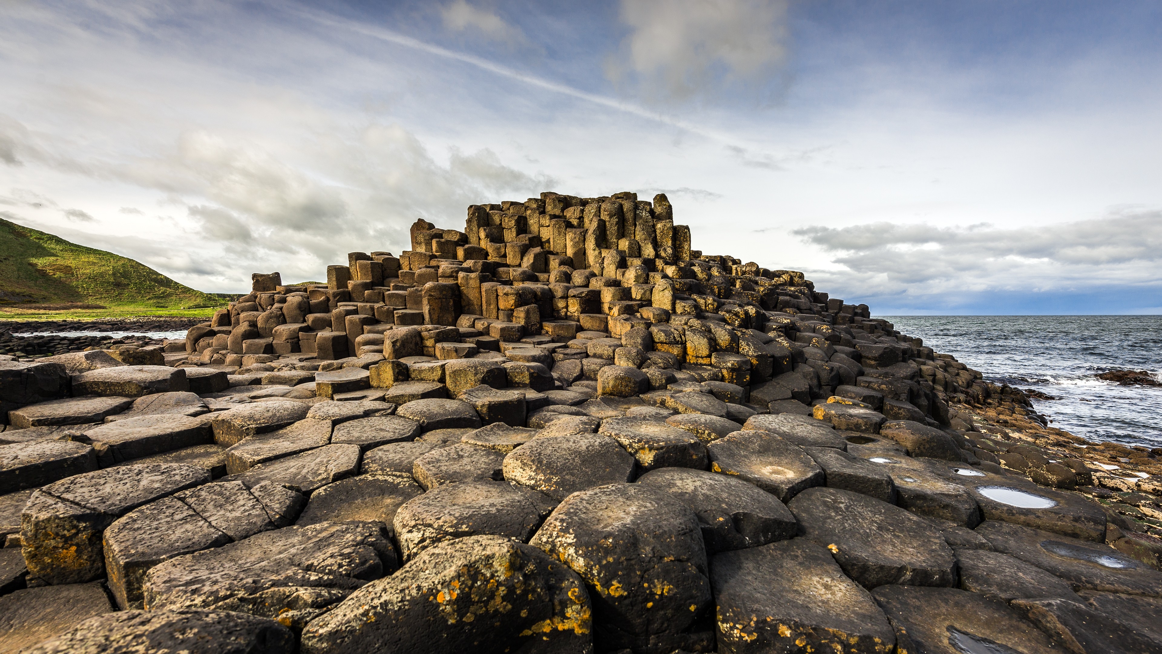 Wallpapers rocks Ireland giant on the desktop