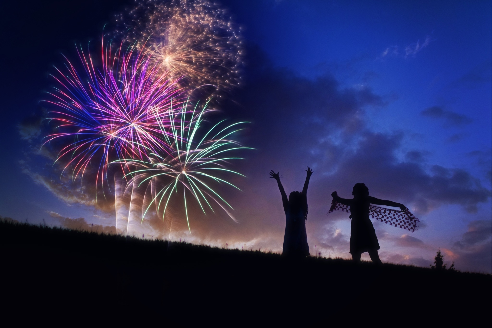 桌面上的壁纸剪影 晚上 假日