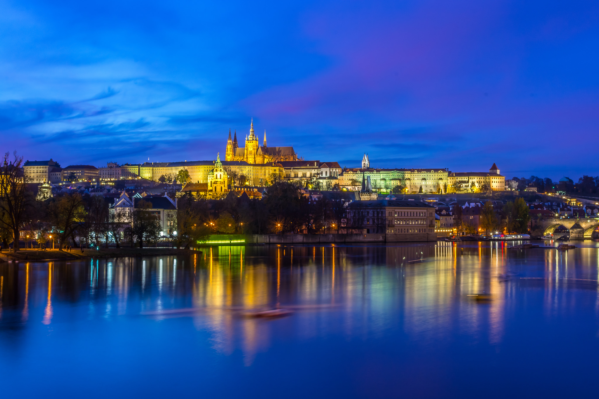 Wallpapers night city Prague Castle Czech Republic on the desktop