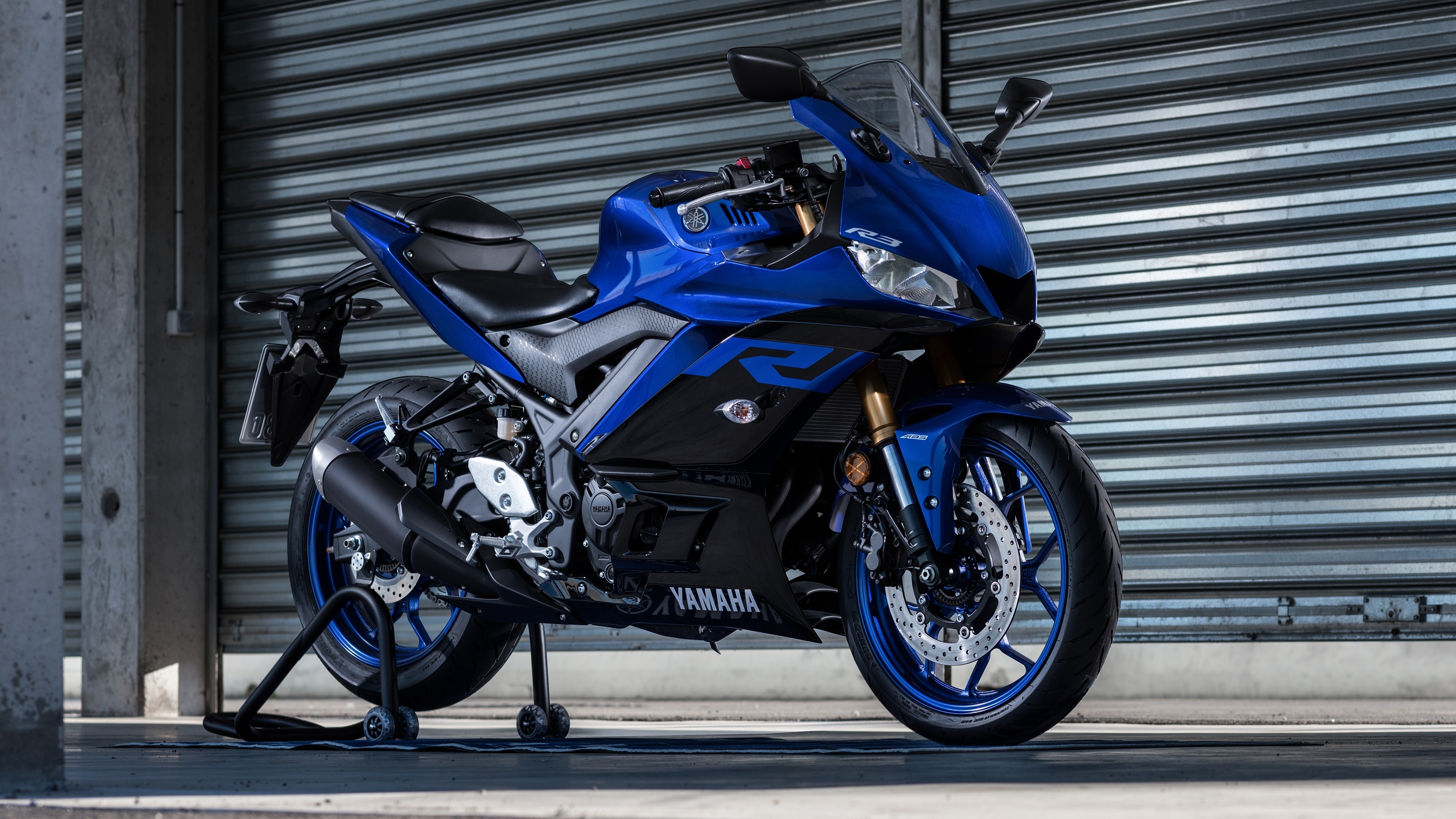 Free photo Yamaha YZF-R3 in blue