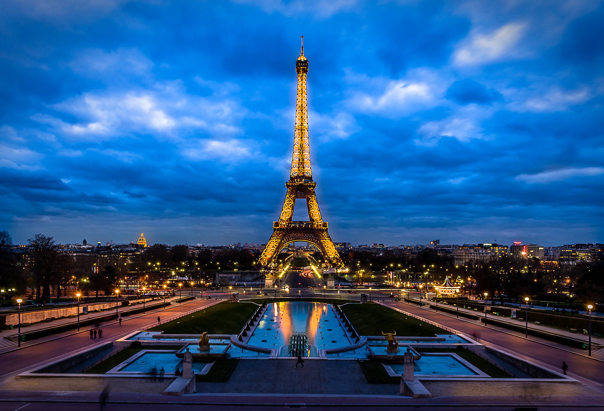 Wallpapers Eiffel Tower twilight evening on the desktop