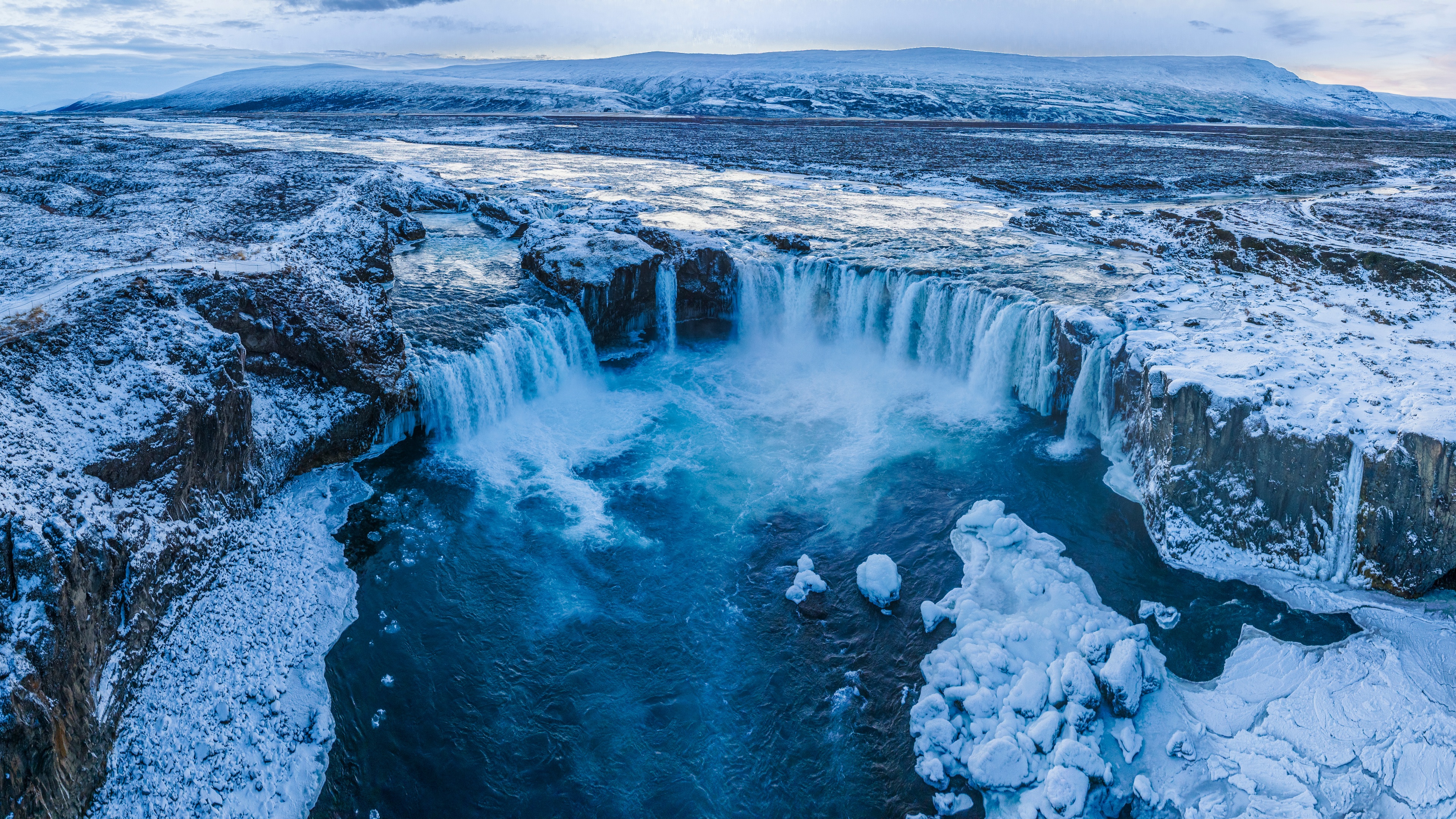 Бесплатное фото Водопад сверху