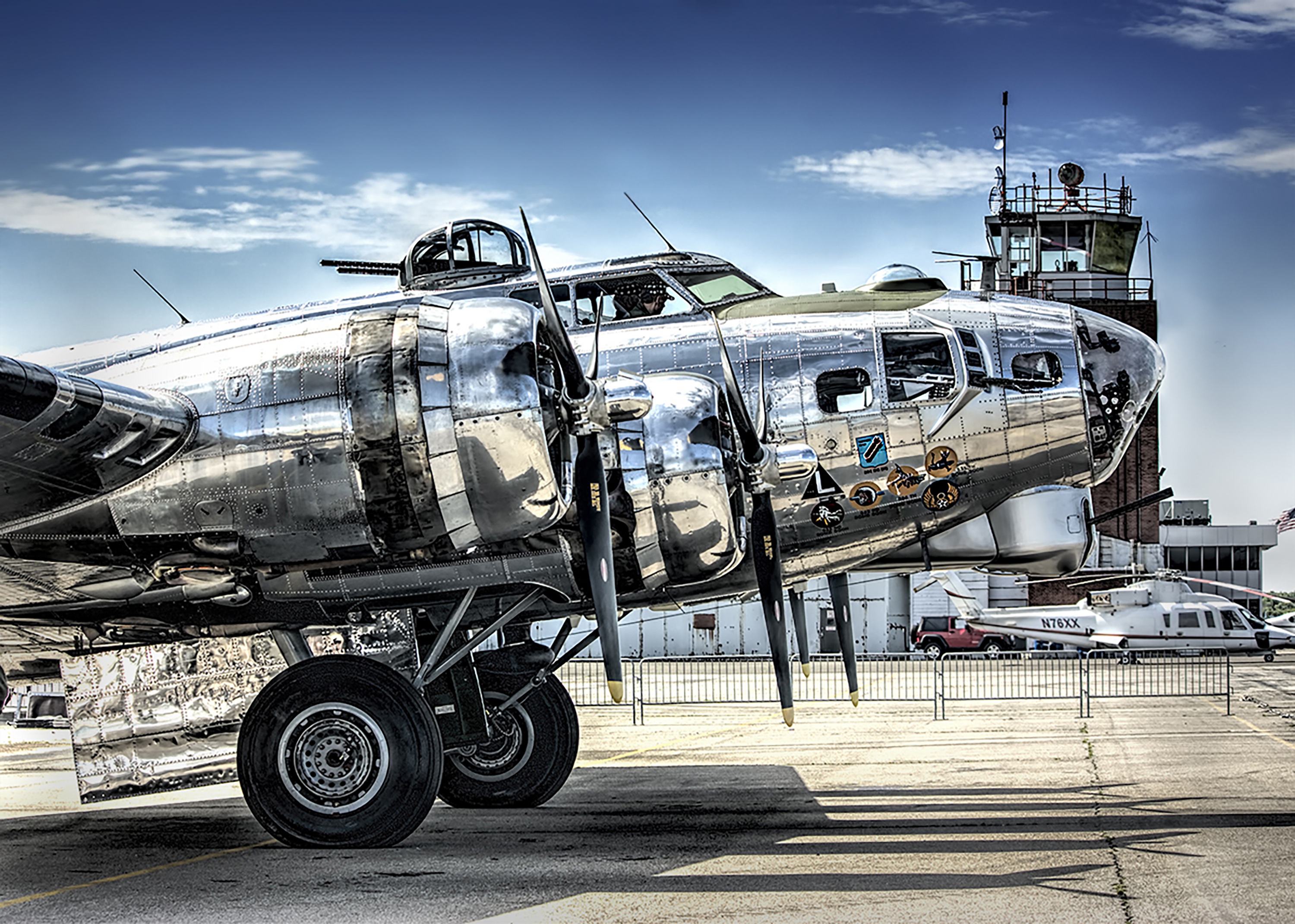 Free photo Chrome military plane