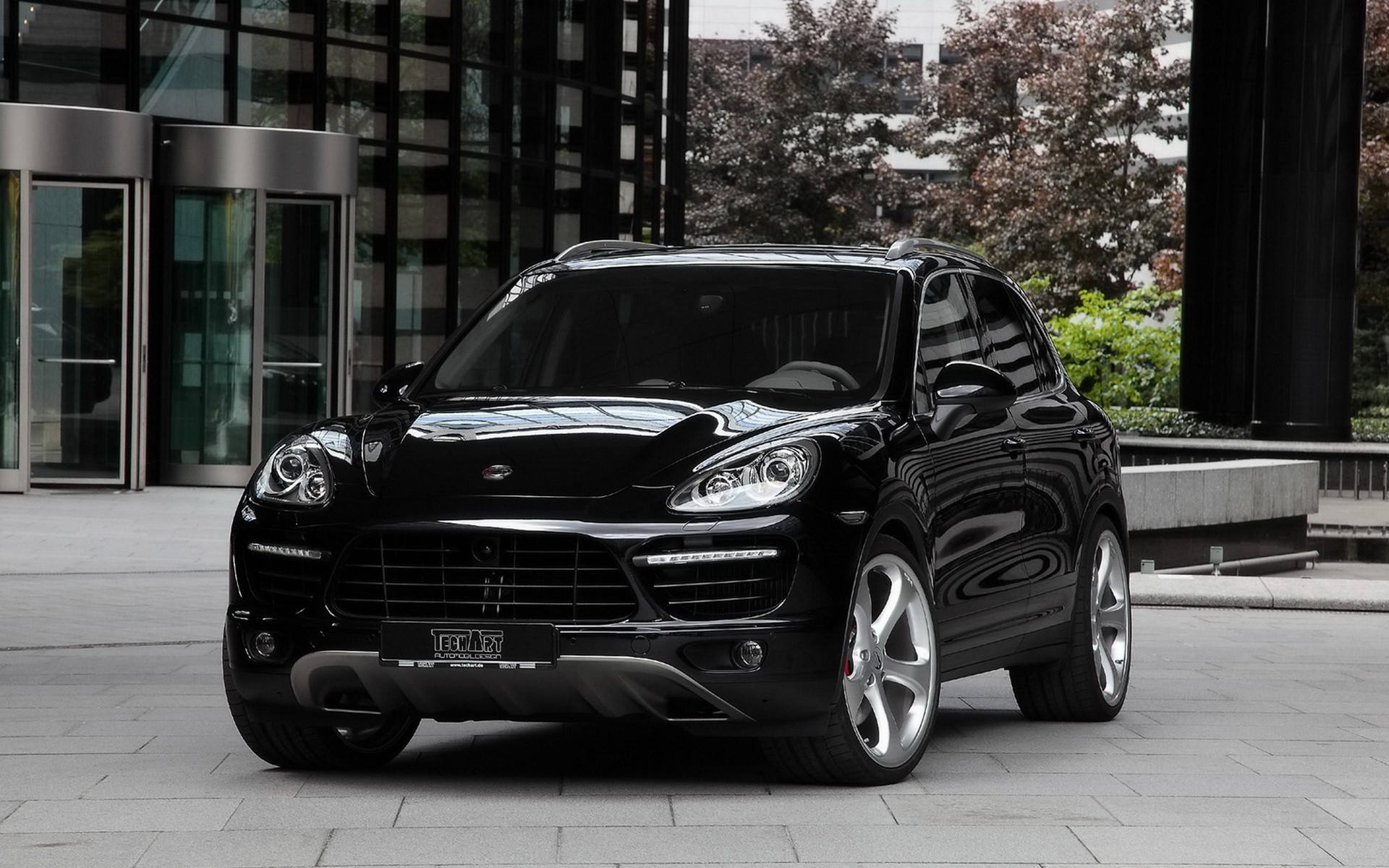 Бесплатное фото Porsche Cayenne черного цвета