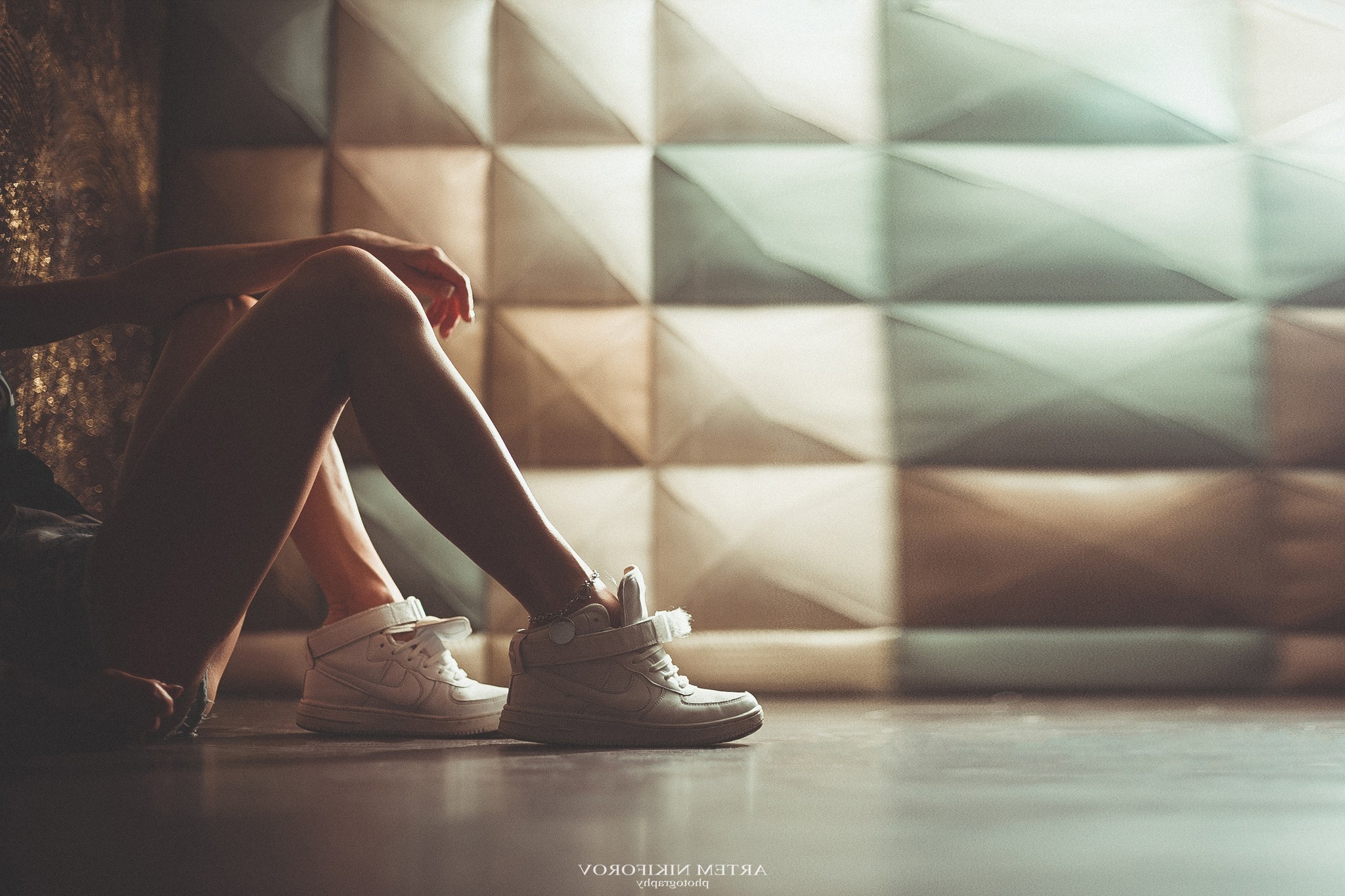 桌面上的壁纸白色 腿 选址