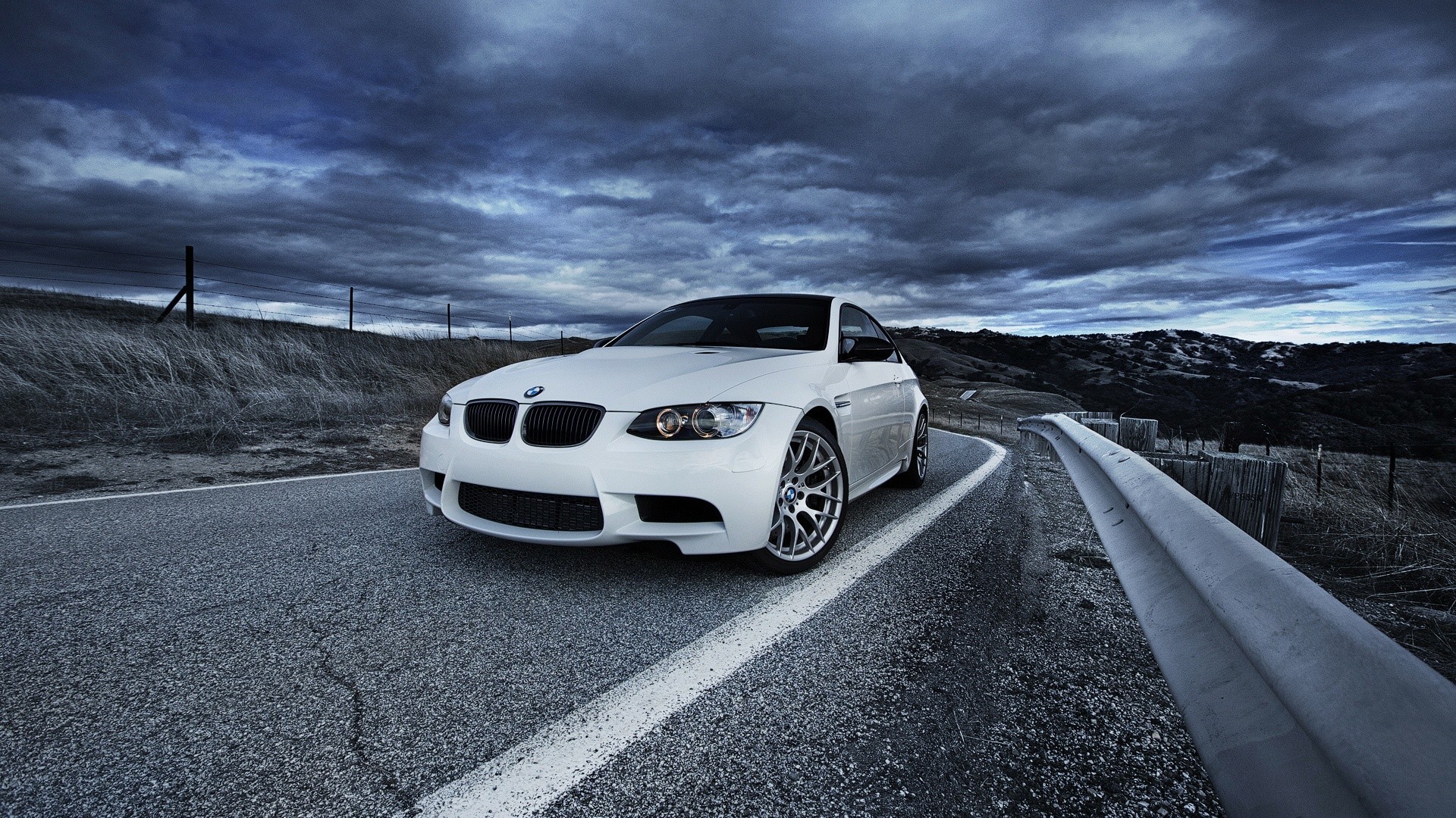 Wallpapers BMW BMW M3 clouds on the desktop