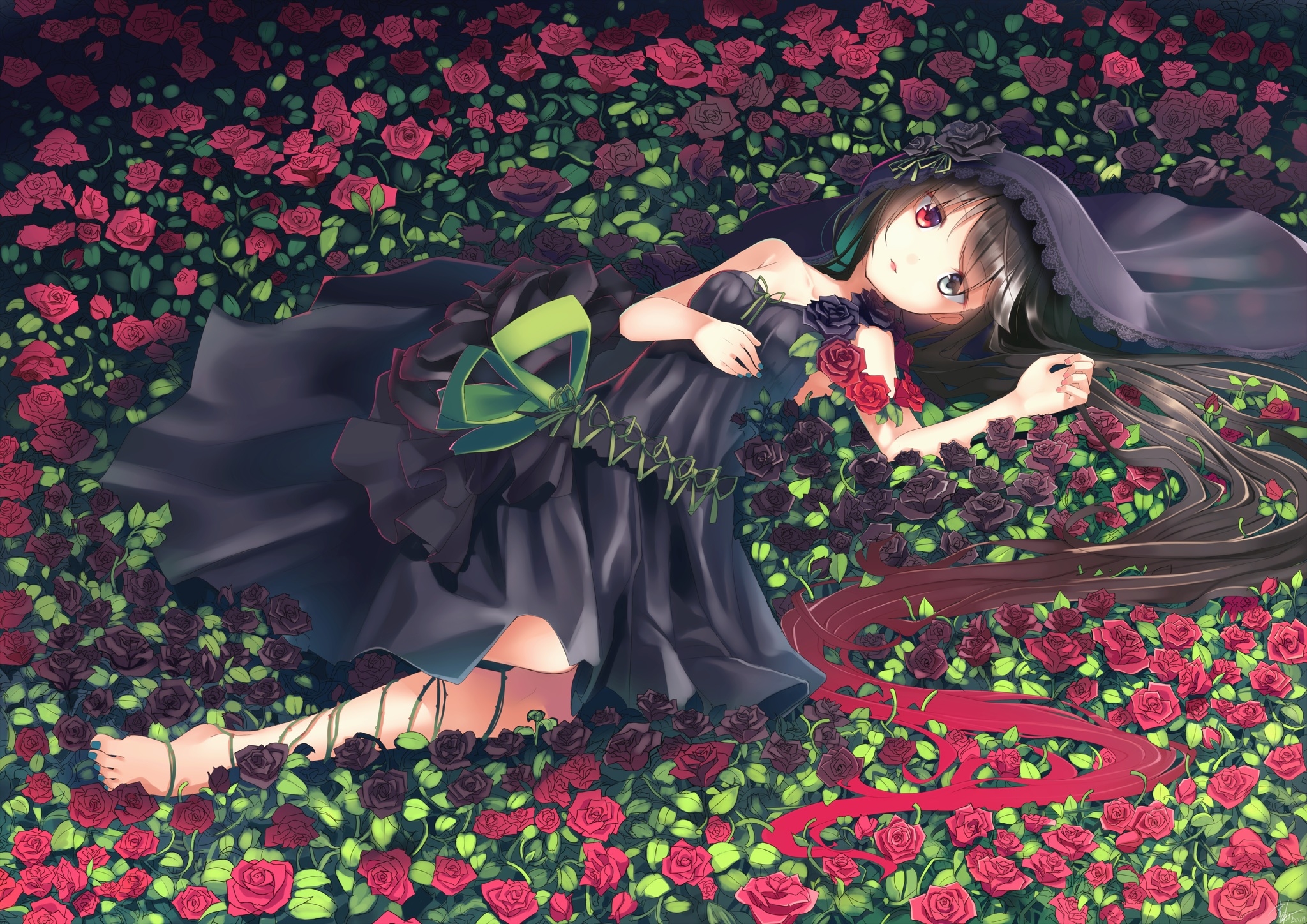 身穿黑色连衣裙的动漫女孩躺在铺满红玫瑰的田野上