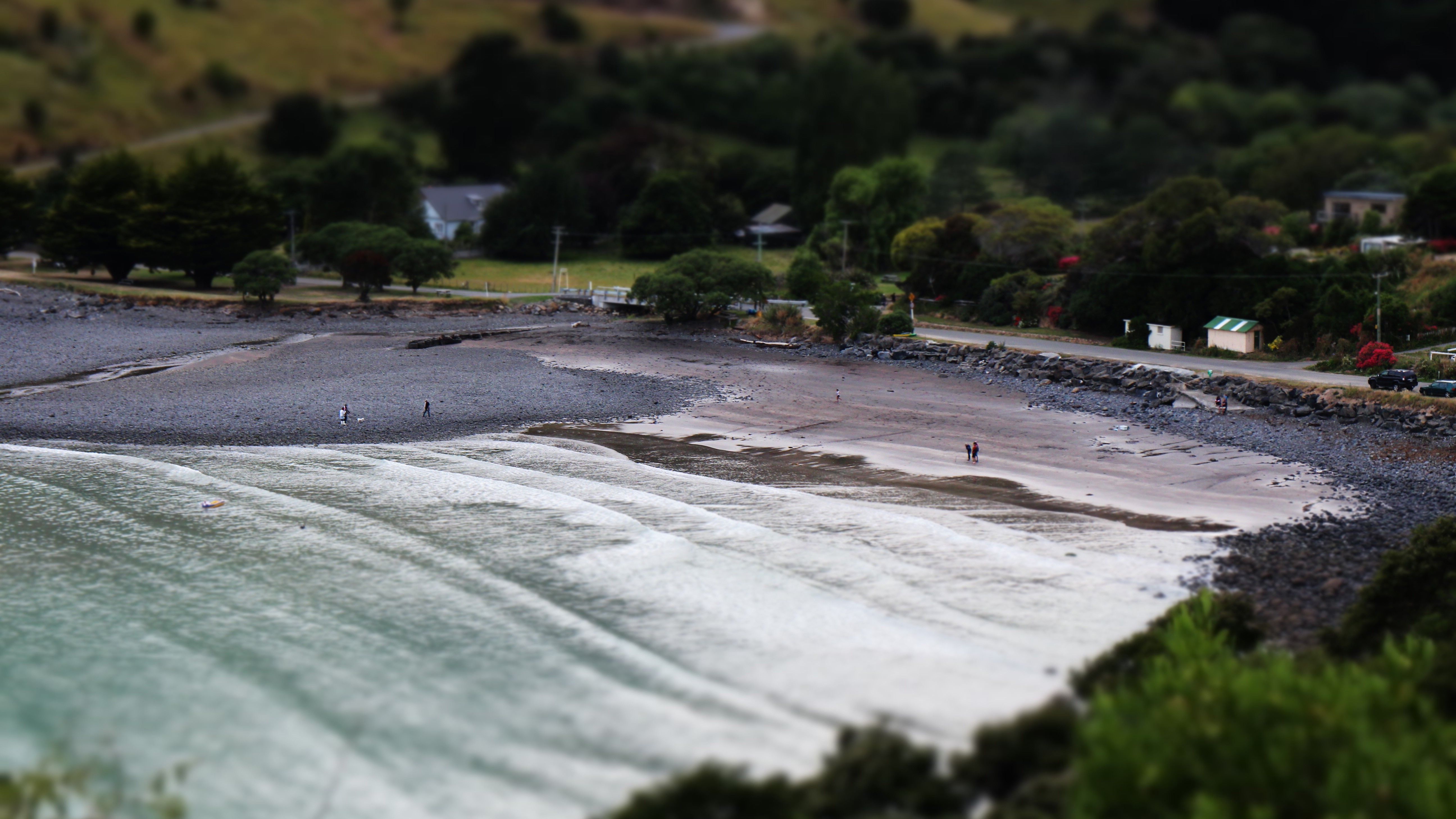 桌面上的壁纸滨 储存器 水