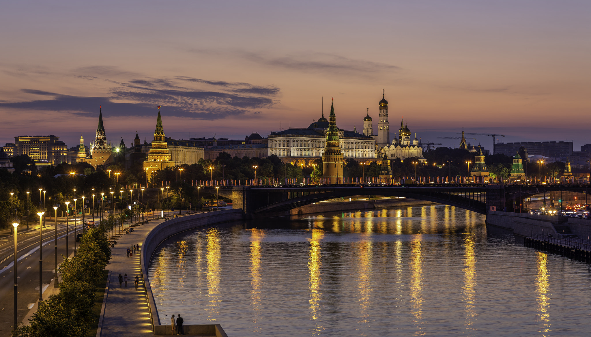 桌面上的壁纸莫斯科 晚上 莫斯科河